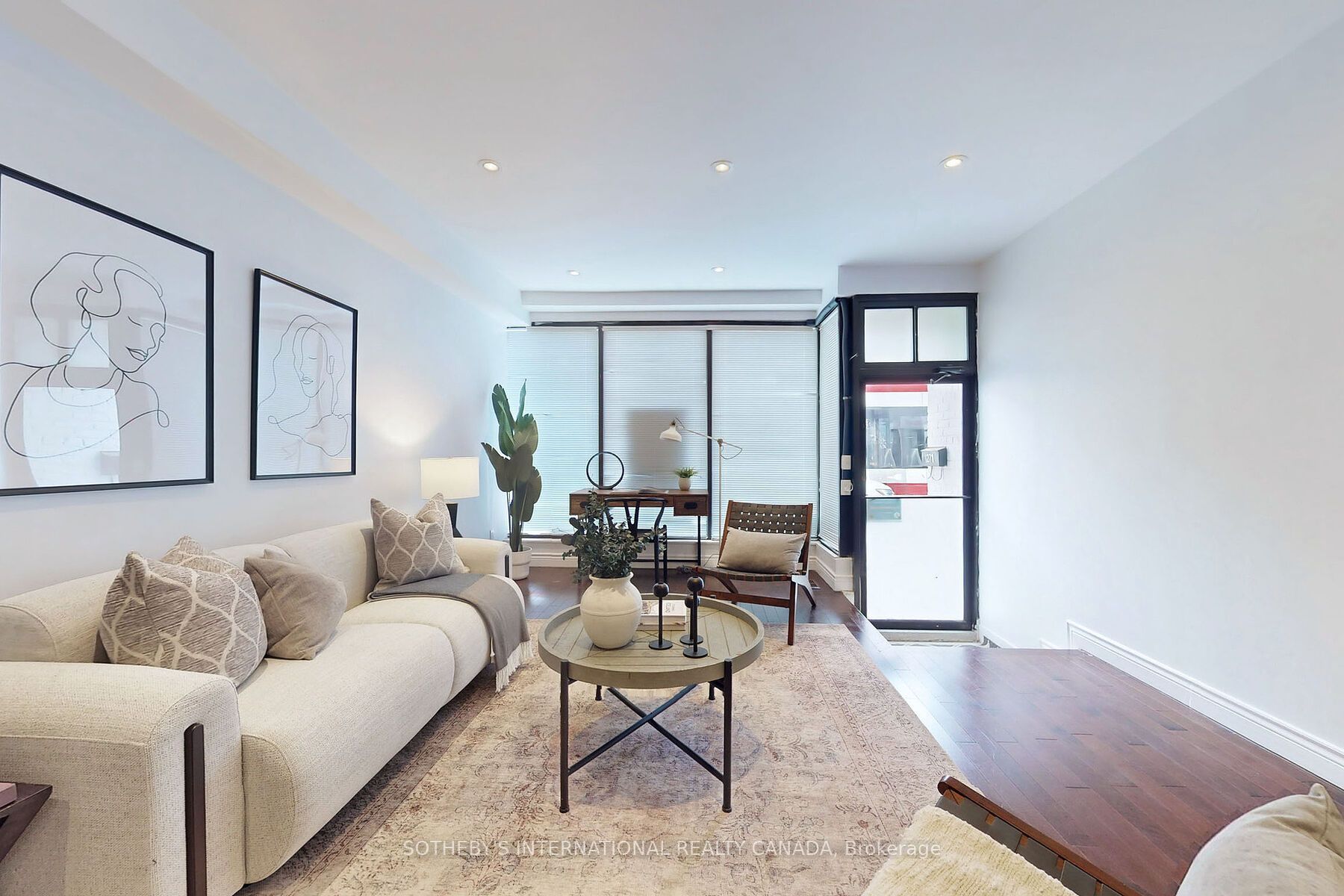 1271 Gerrard Street E Property Photo 3