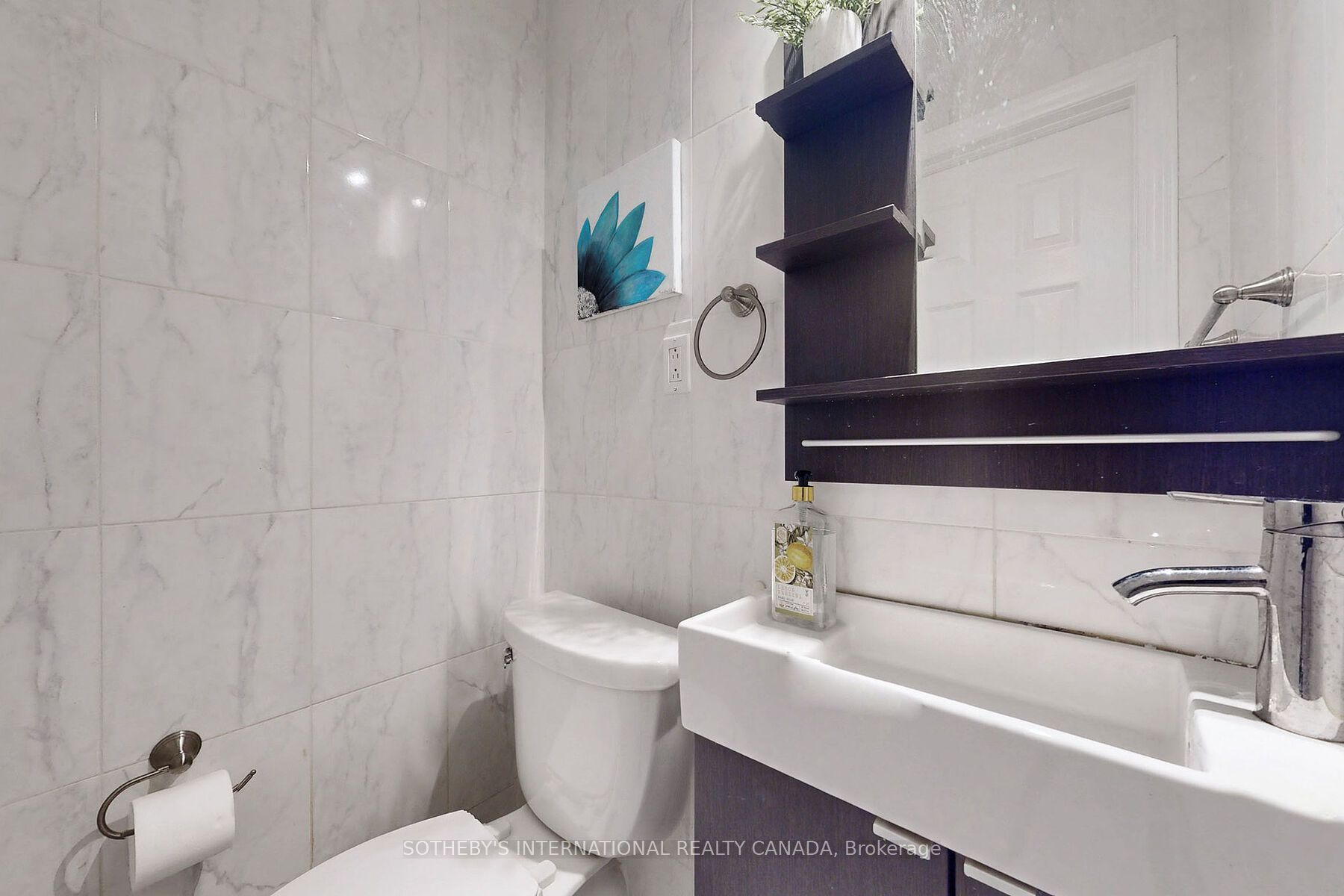1271 Gerrard Street E Property Photo 22