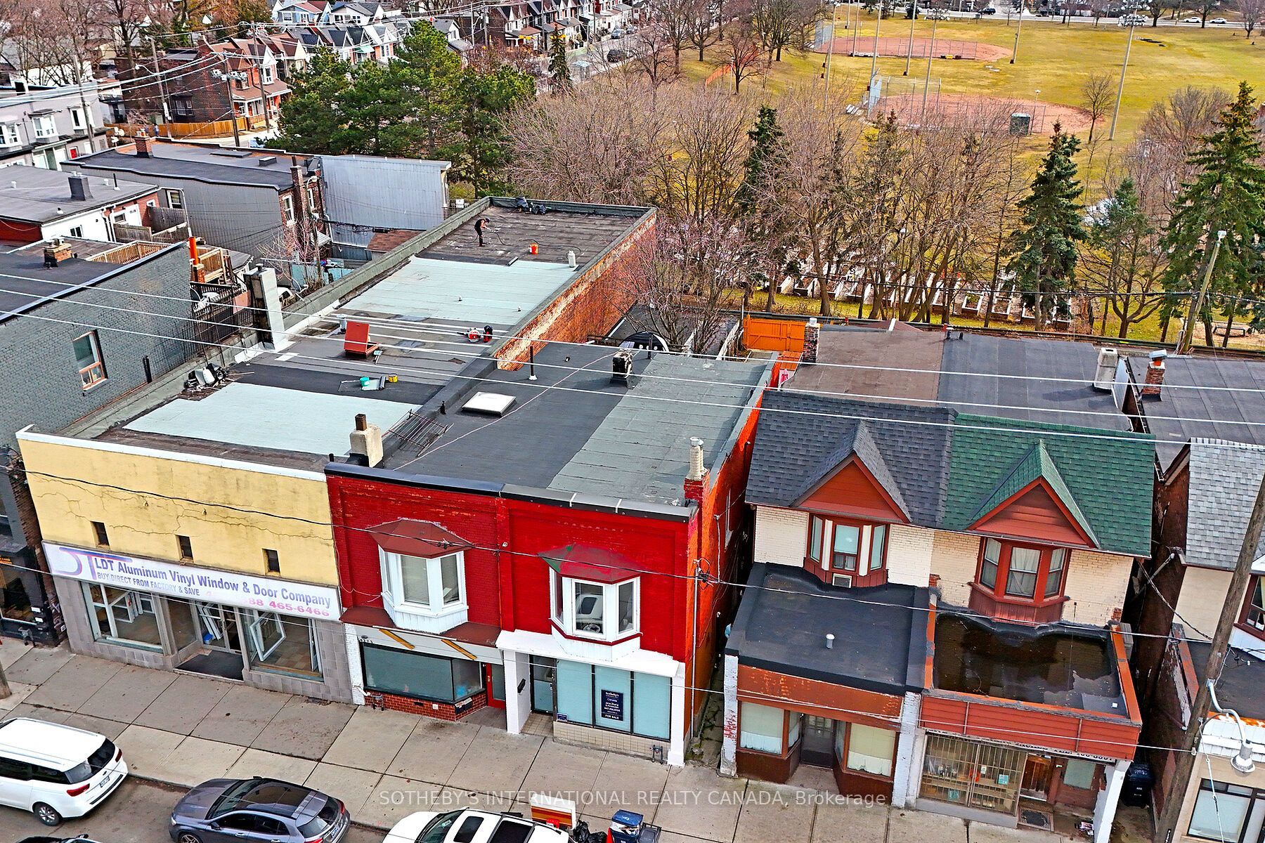 1271 Gerrard Street E Property Photo 25
