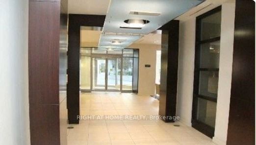 36 Lee Centre Drive 2016 Property Photo 2