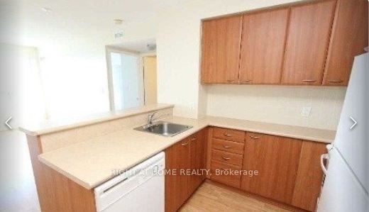 36 Lee Centre Drive 2016 Property Photo 6