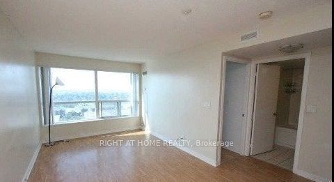 36 Lee Centre Drive 2016 Property Photo 8