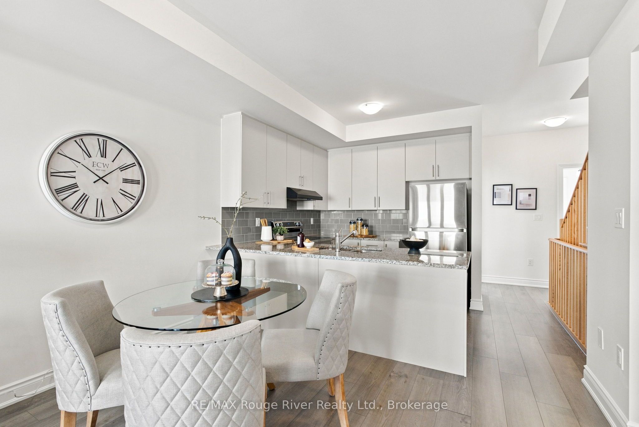 2607 Magdalen Path W Property Photo 4