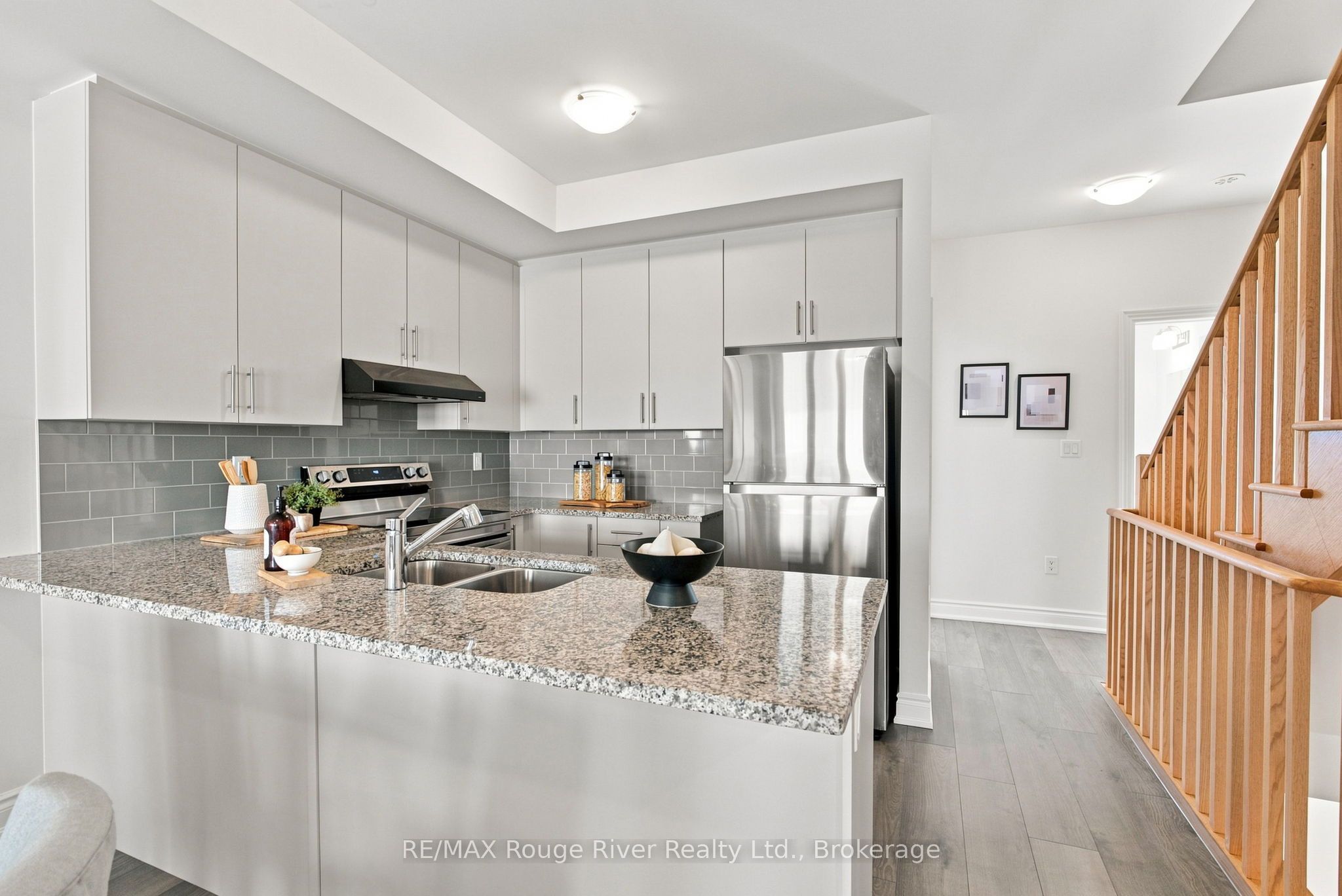 2607 Magdalen Path W Property Photo 6
