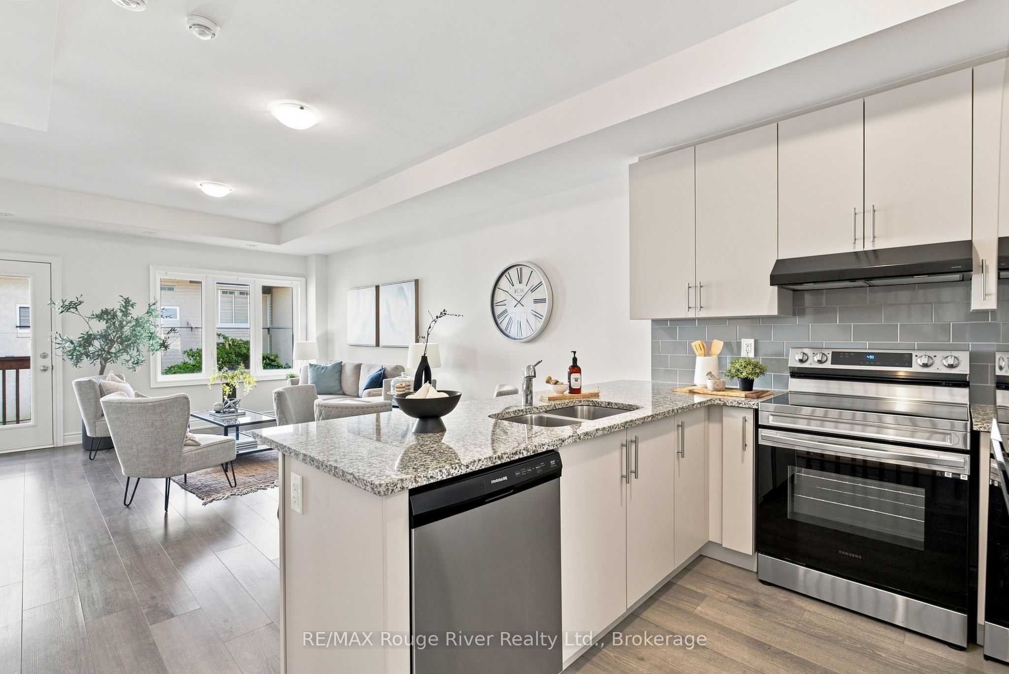 2607 Magdalen Path W Property Photo 8