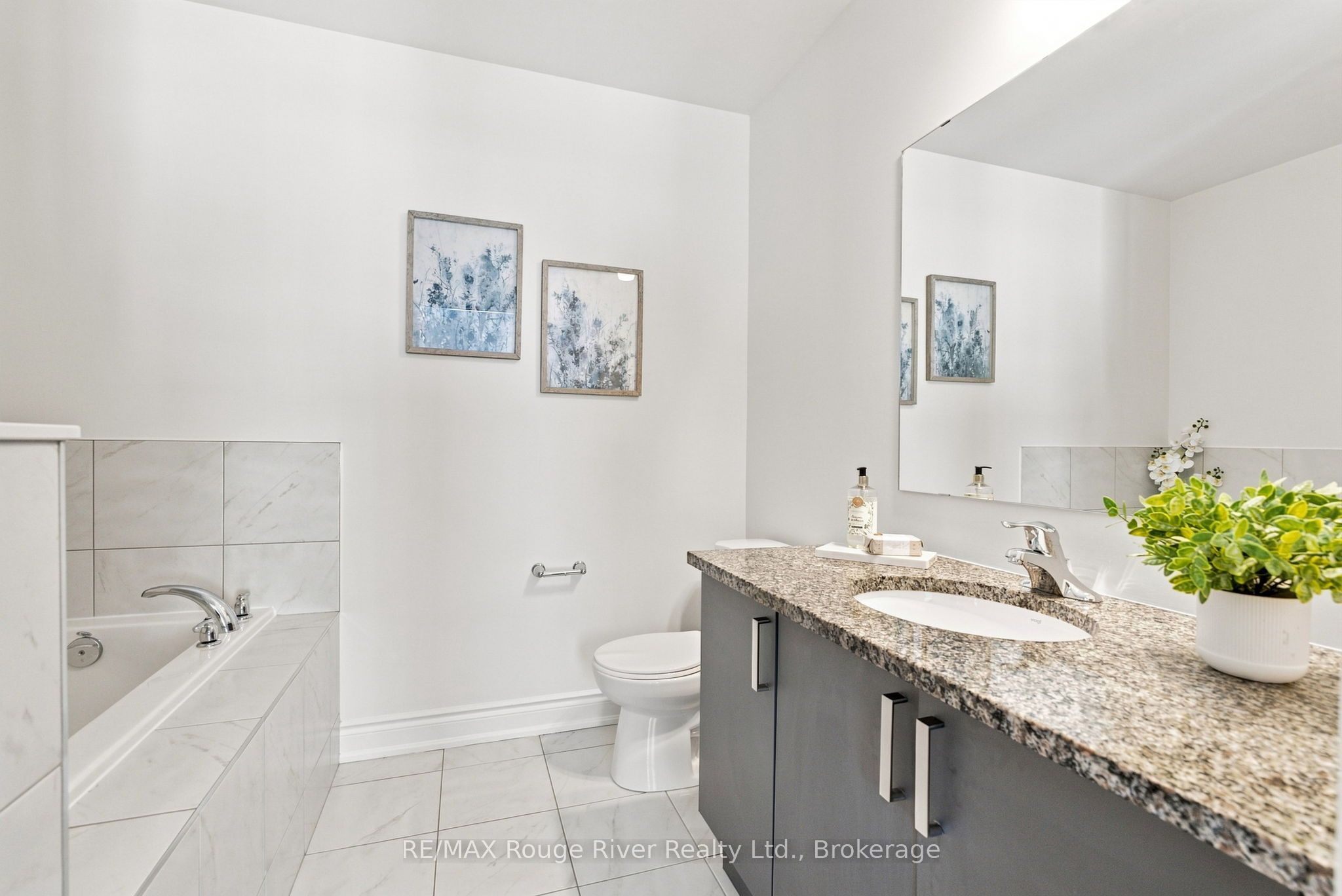 2607 Magdalen Path W Property Photo 30