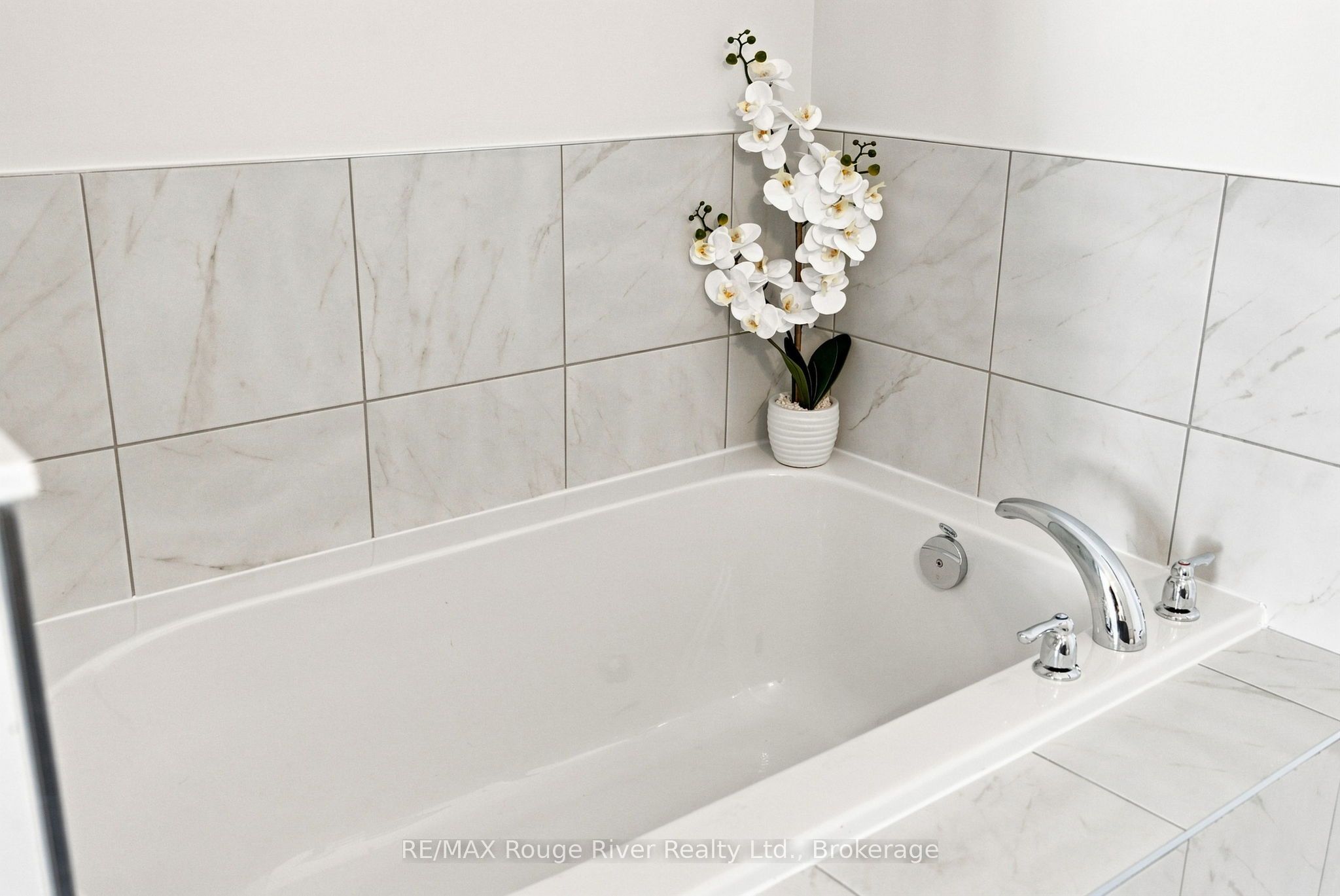 2607 Magdalen Path W Property Photo 31