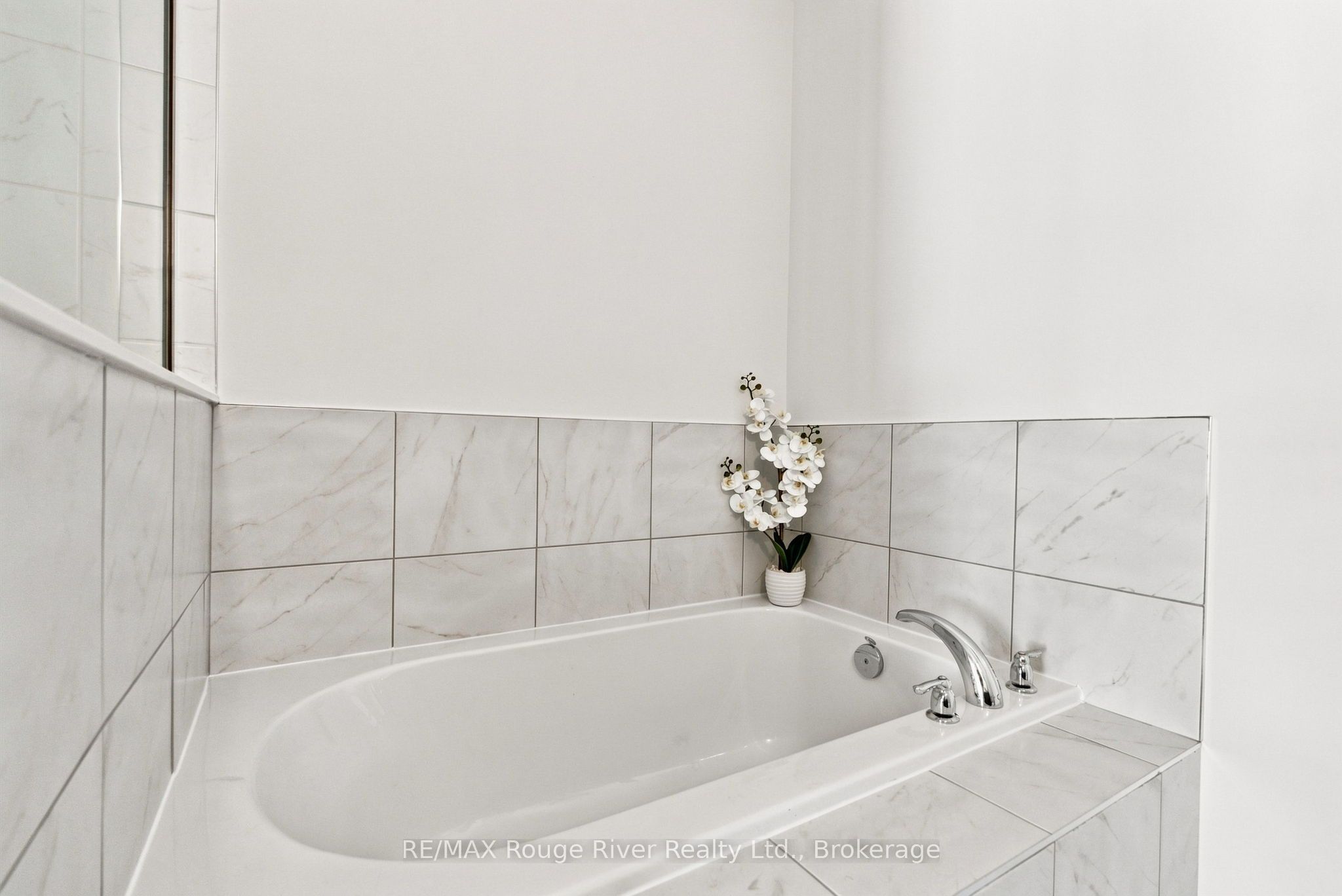 2607 Magdalen Path W Property Photo 32