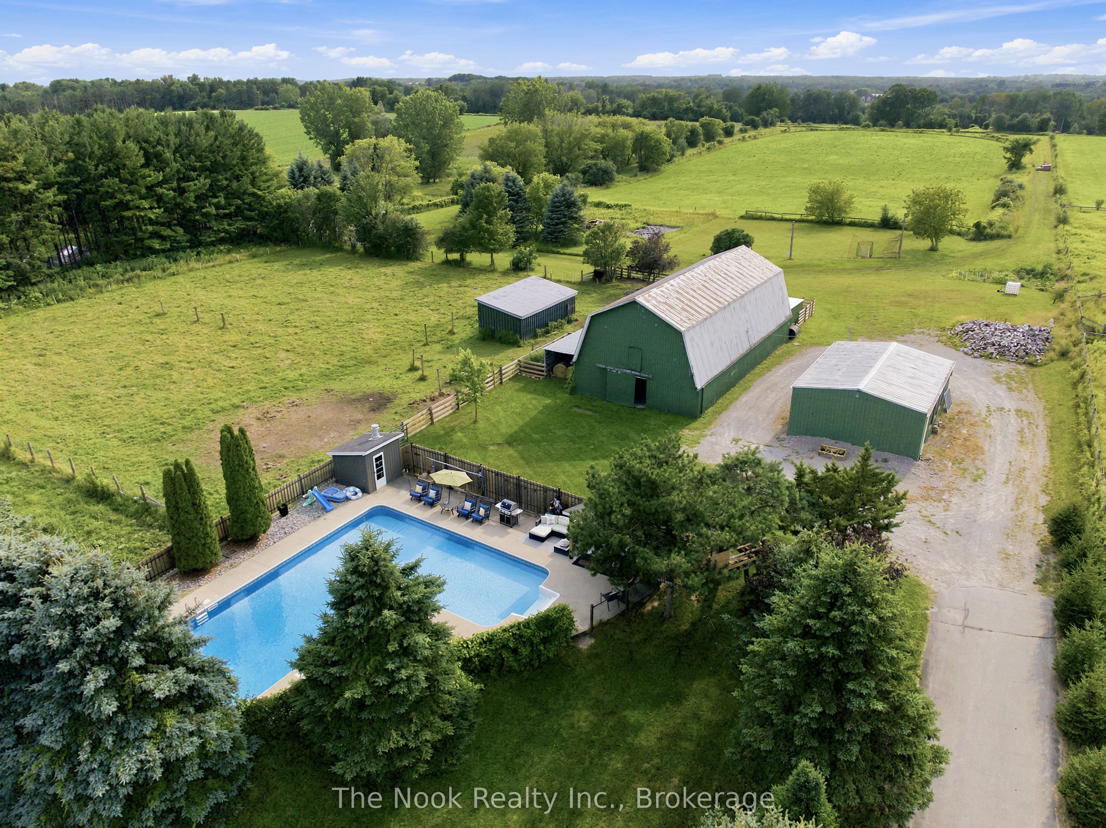 4386 Middle Road Property Photo 1