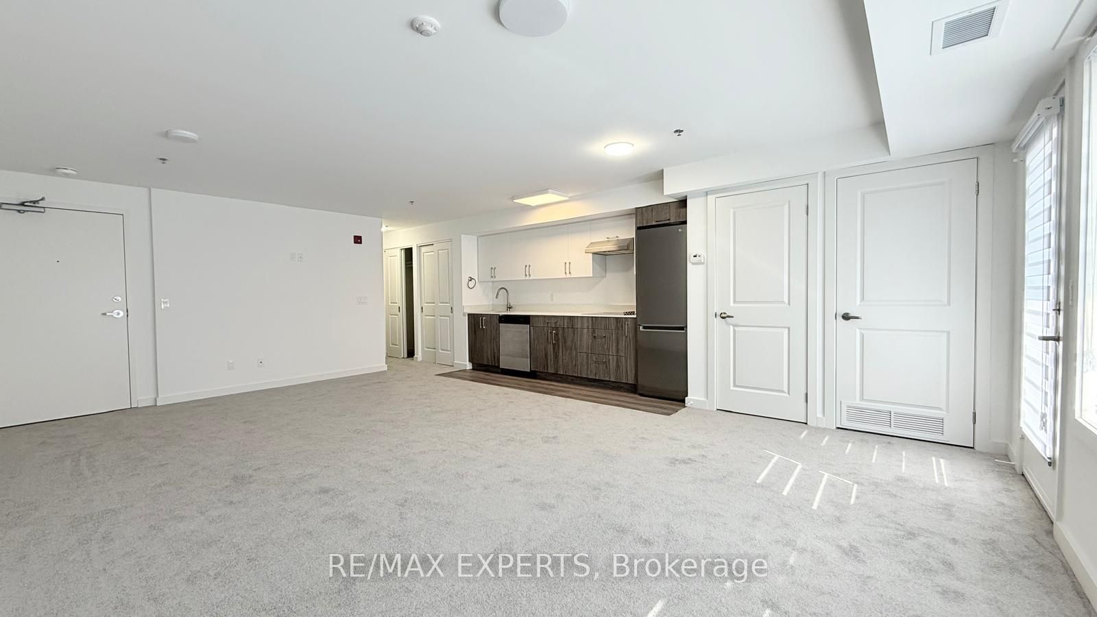 45 Connaught Avenue 404 Property Photo 1