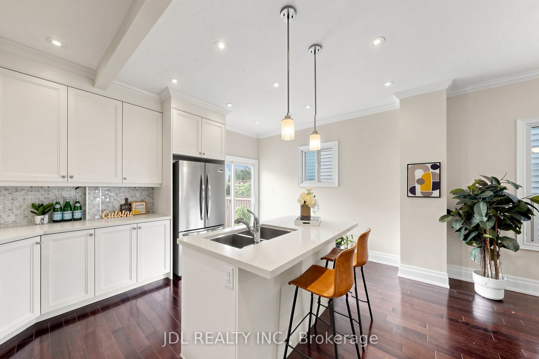 831 Pape Avenue Property Photo 10