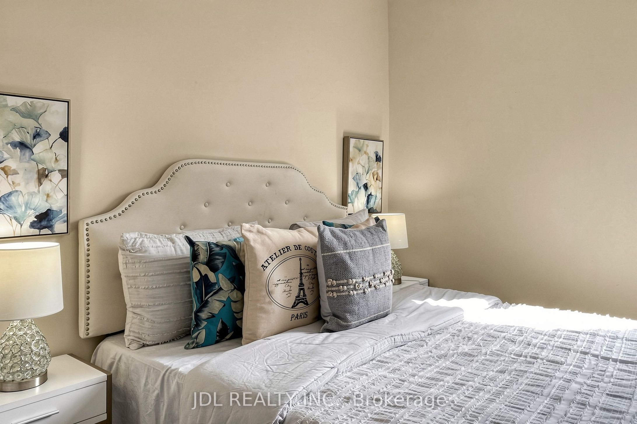 831 Pape Avenue Property Photo 23