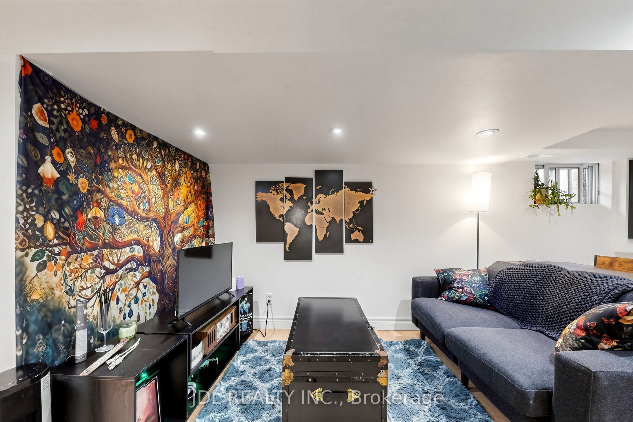 831 Pape Avenue Property Photo 27