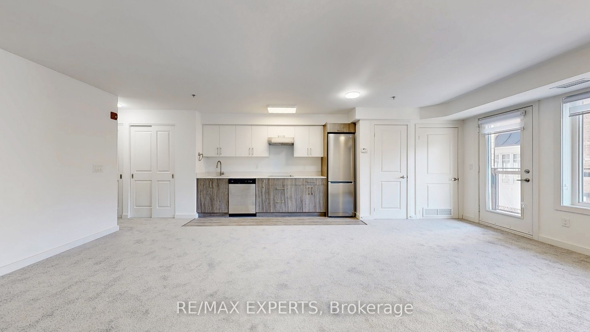 45 Connaught Avenue 203 Property Photo 4