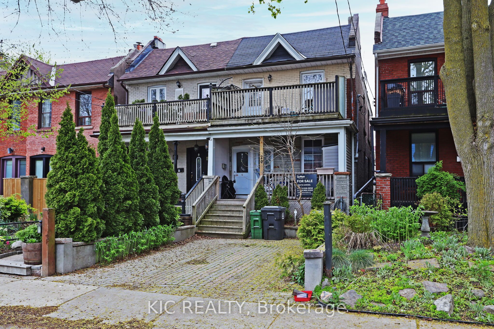 20 Ashdale Avenue Property Photo 2