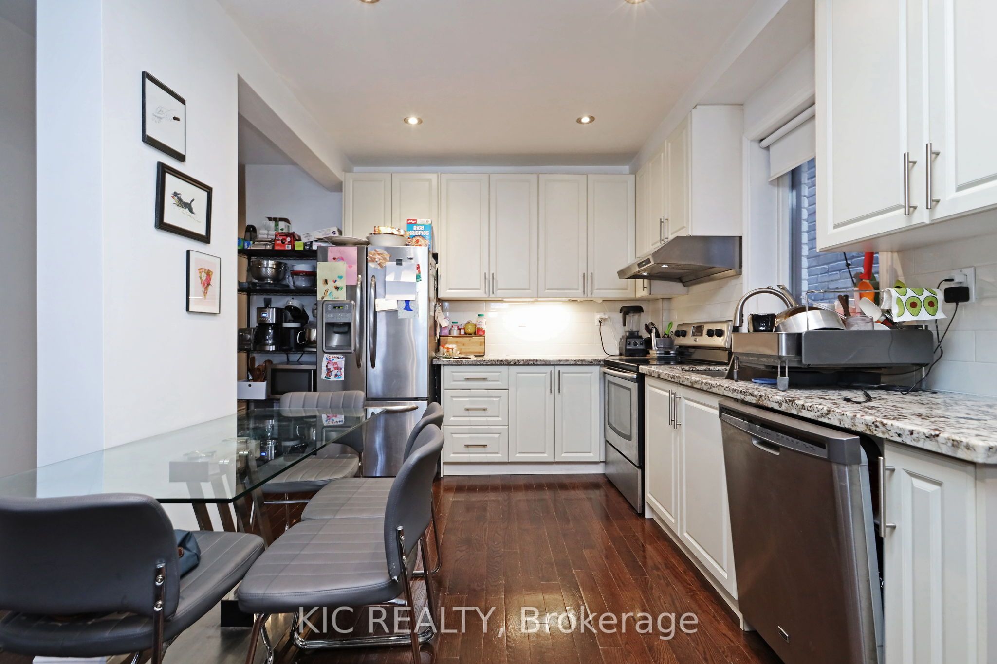 20 Ashdale Avenue Property Photo 7