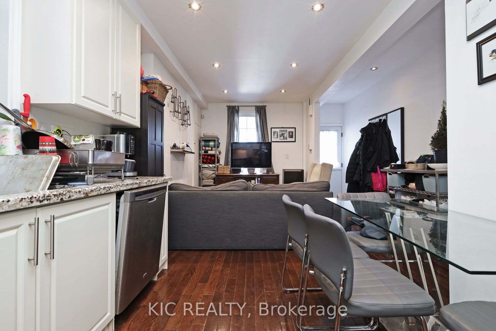 20 Ashdale Avenue Property Photo 9