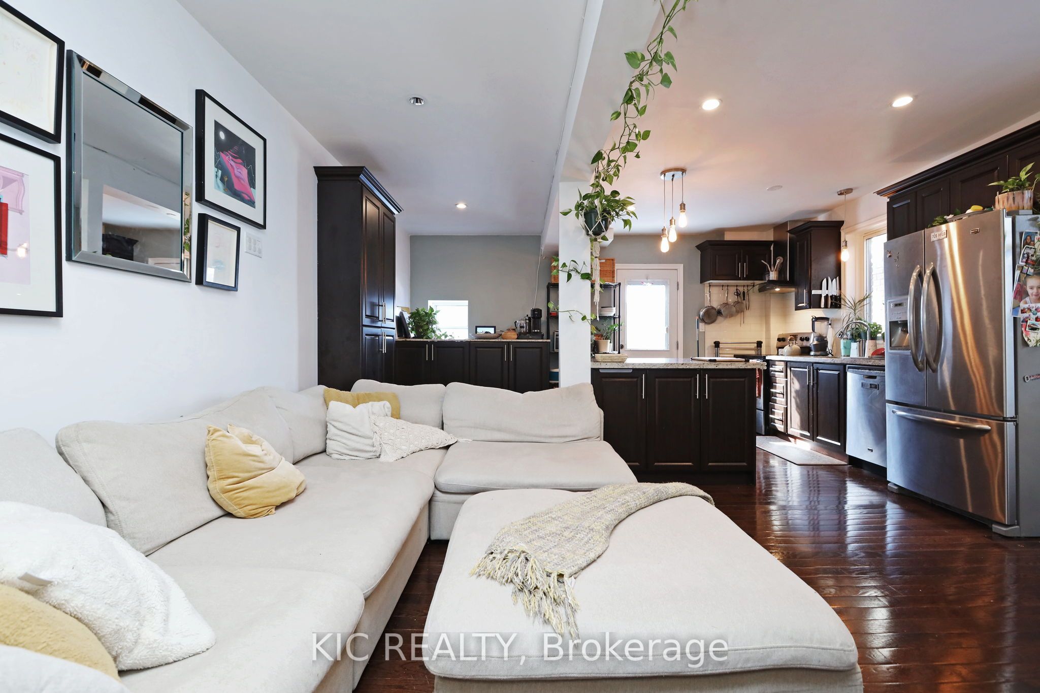 20 Ashdale Avenue Property Photo 12