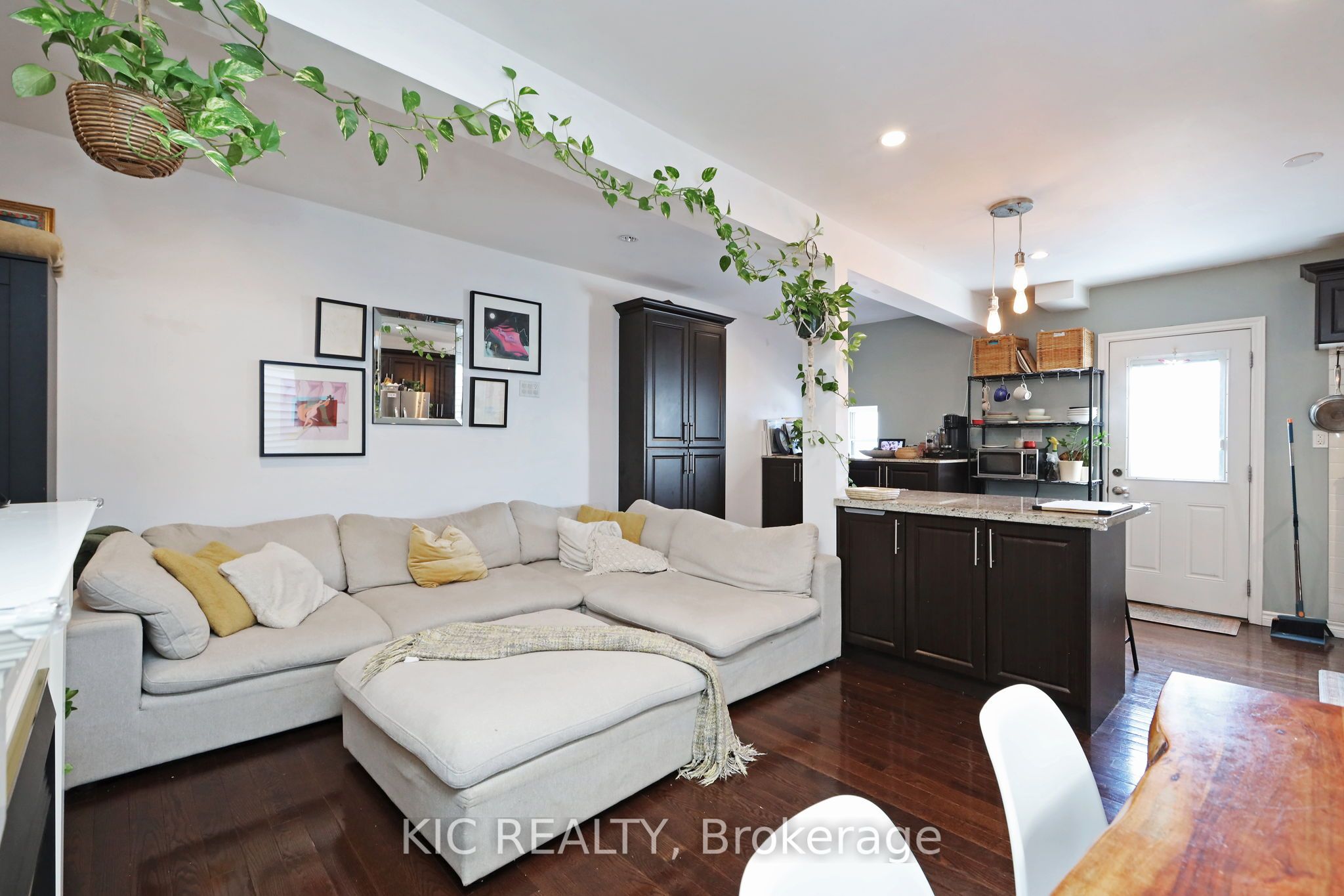 20 Ashdale Avenue Property Photo 13