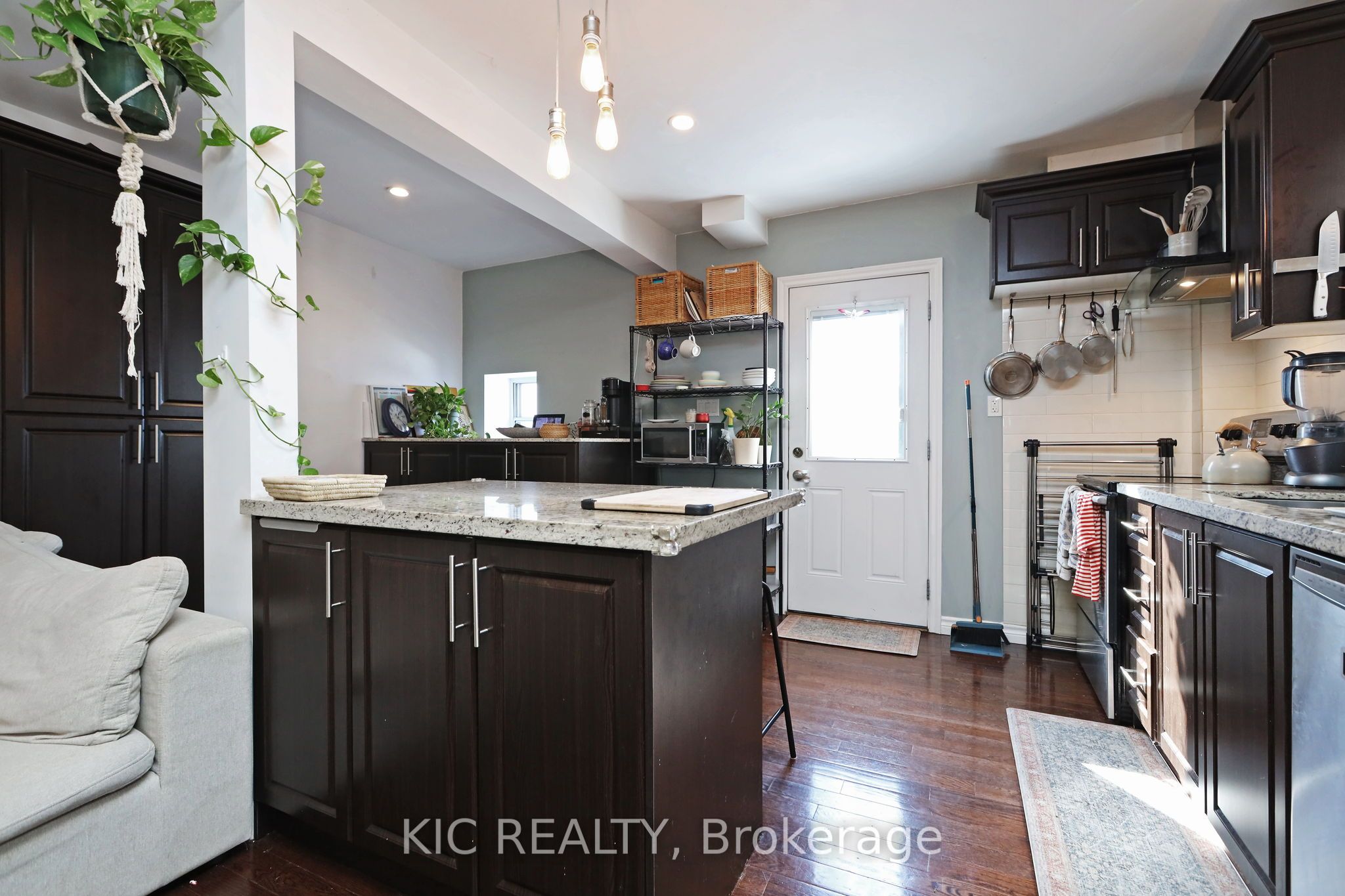 20 Ashdale Avenue Property Photo 18