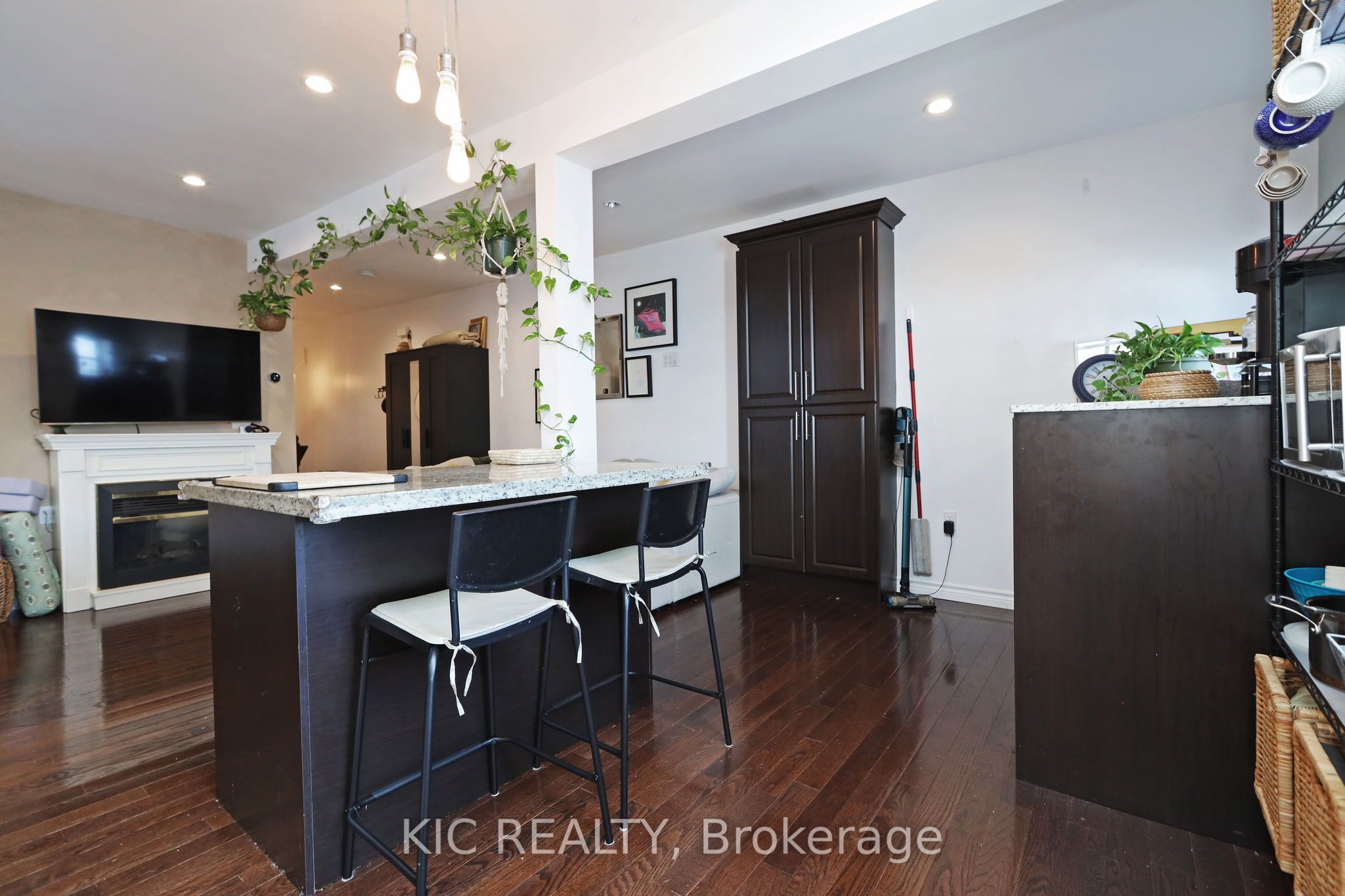 20 Ashdale Avenue Property Photo 19
