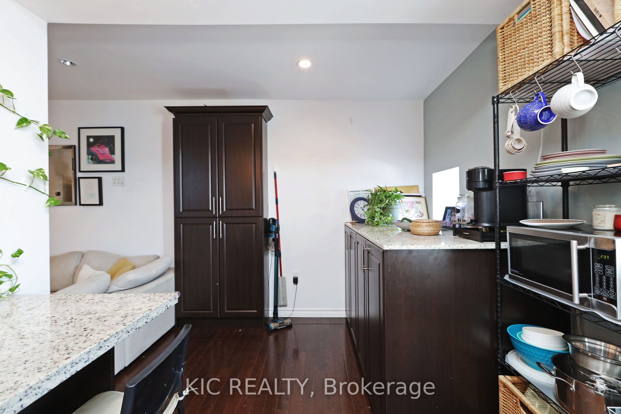20 Ashdale Avenue Property Photo 20