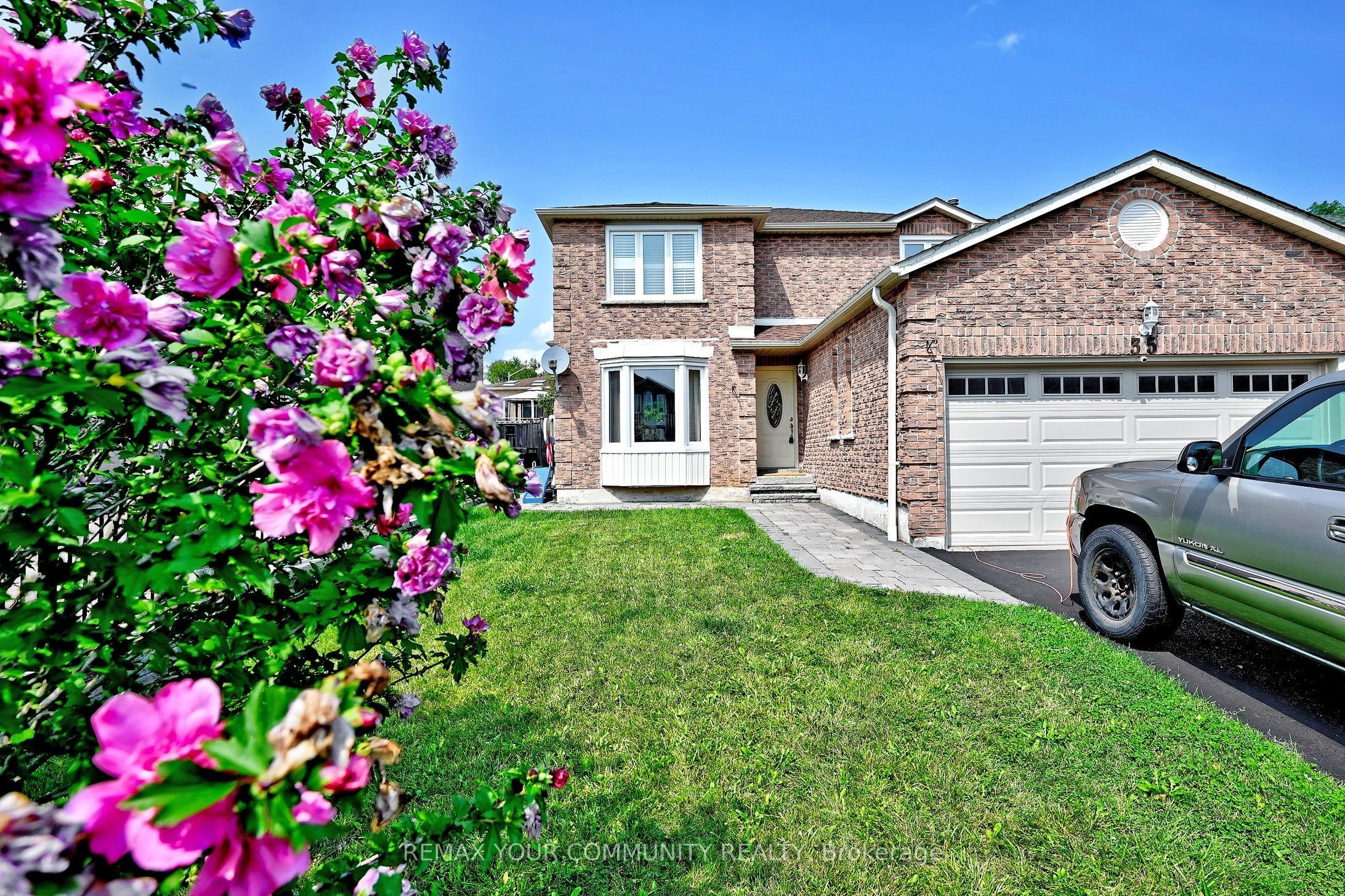 35 Dakin Drive Property Photo 2