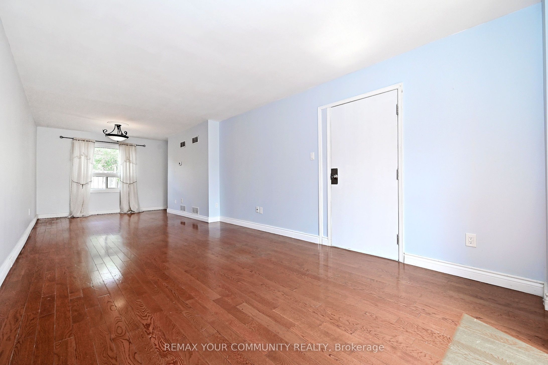 35 Dakin Drive Property Photo 8
