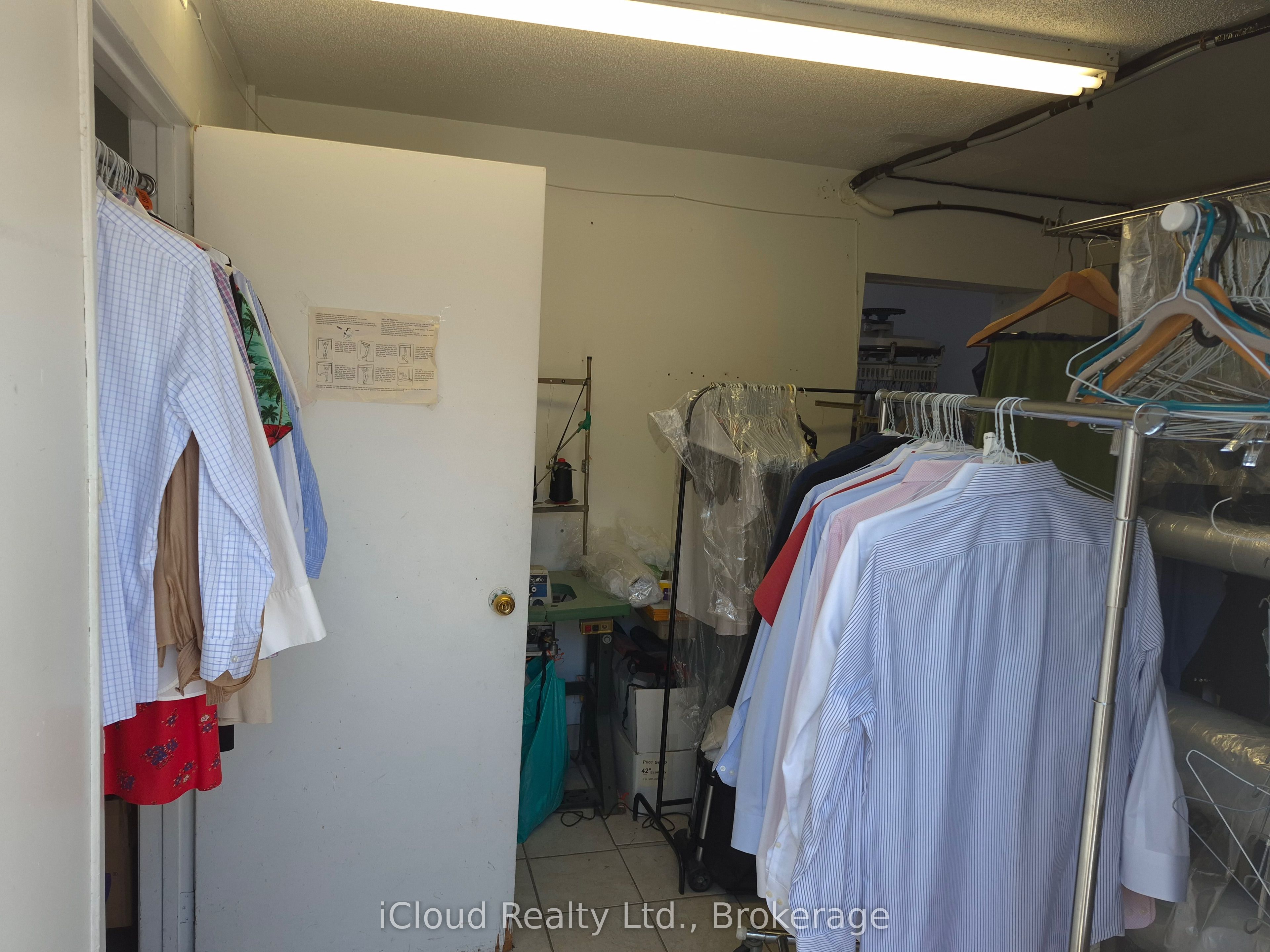 2207 Gerrard Street E Property Photo 9