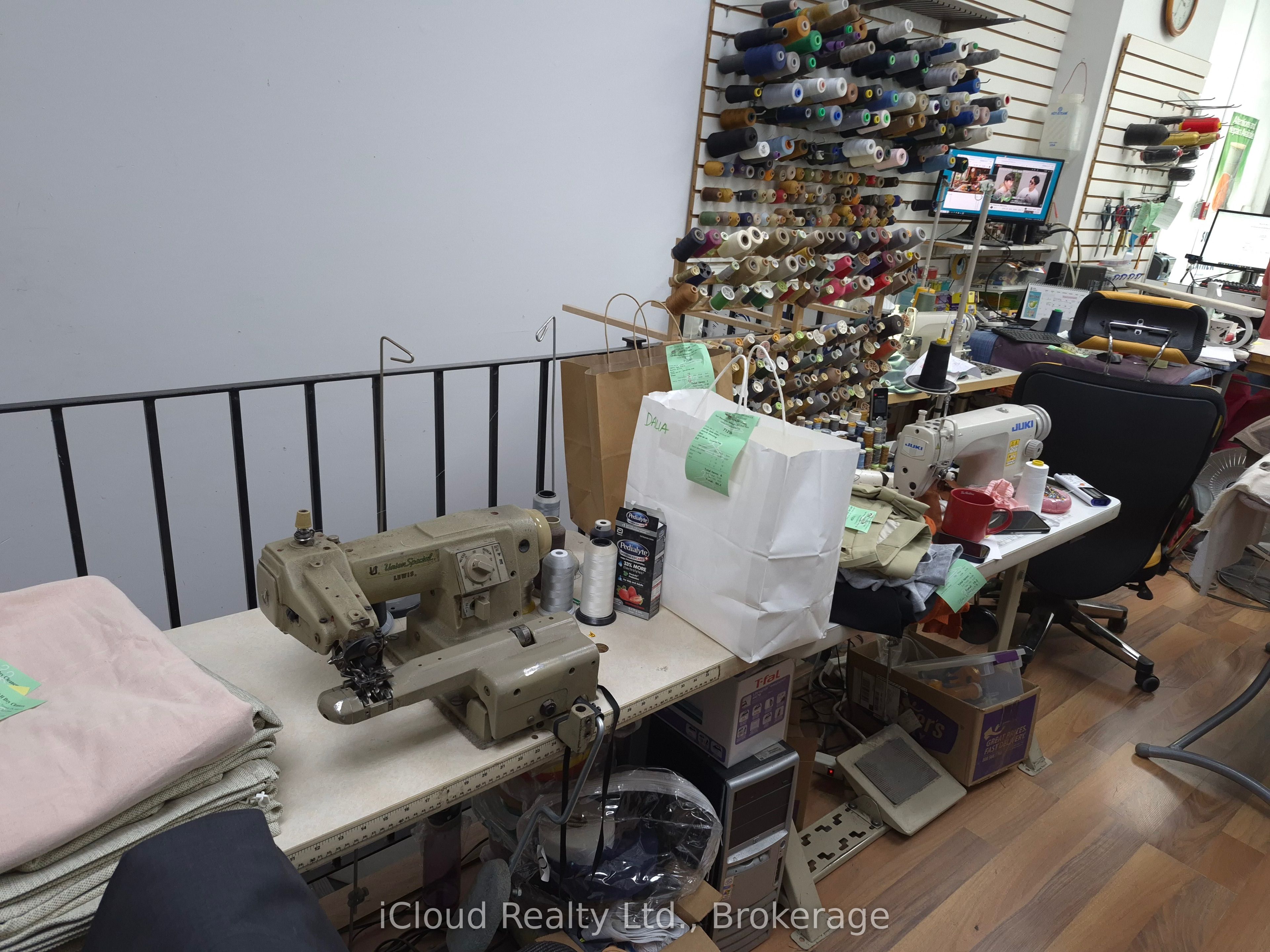2207 Gerrard Street E Property Photo 11