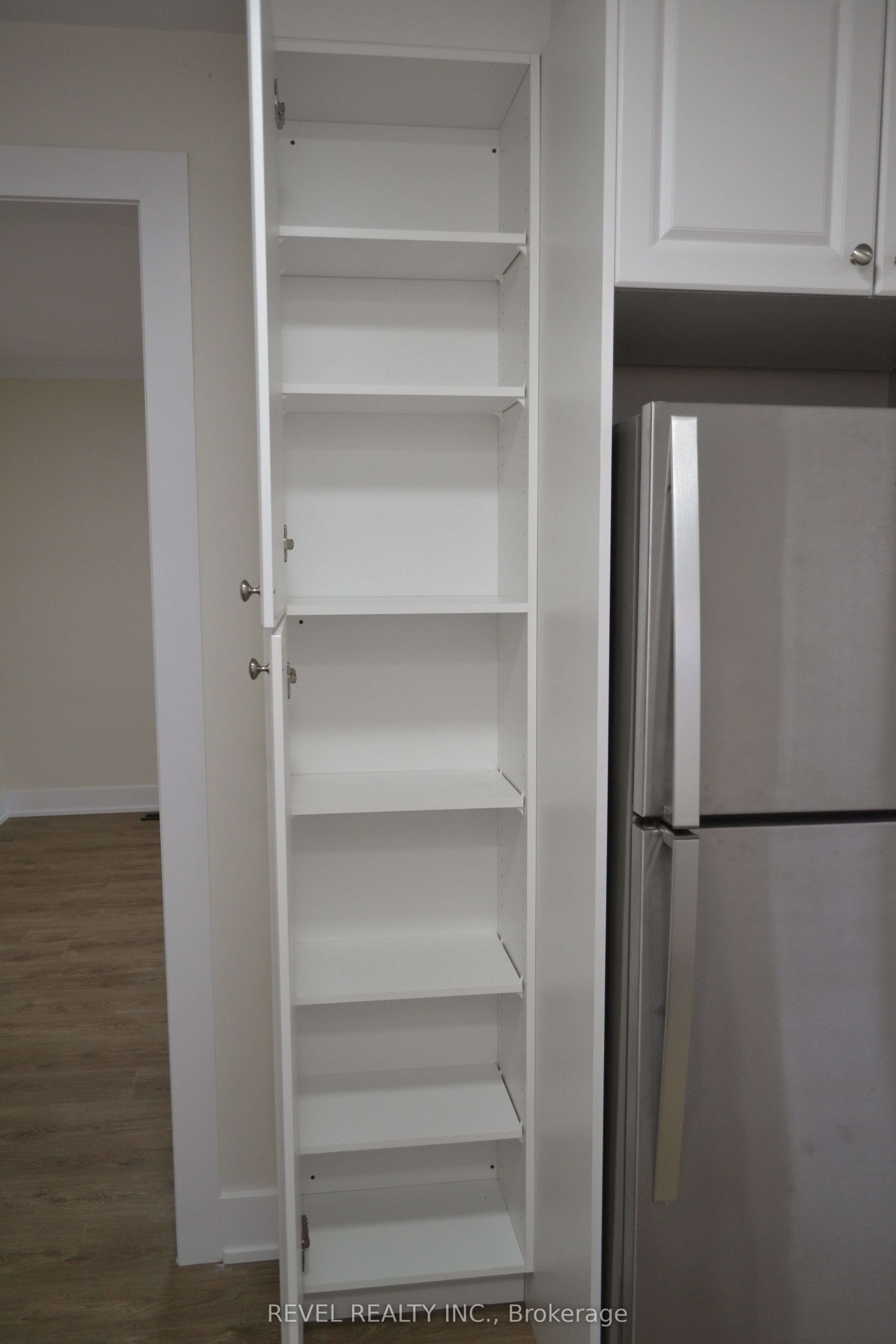 15 Cedar Brae Boulevard Property Photo 4