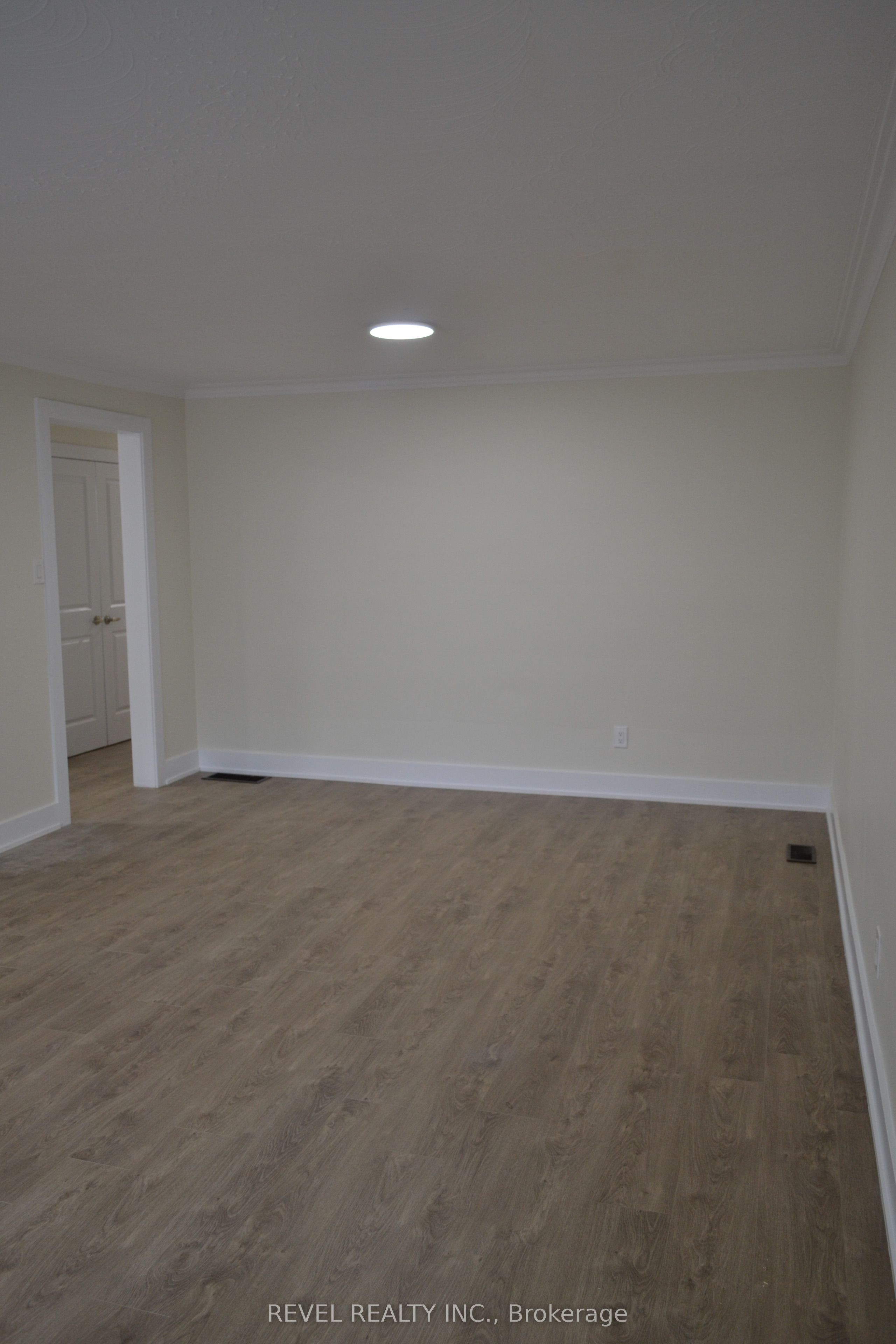 15 Cedar Brae Boulevard Property Photo 6