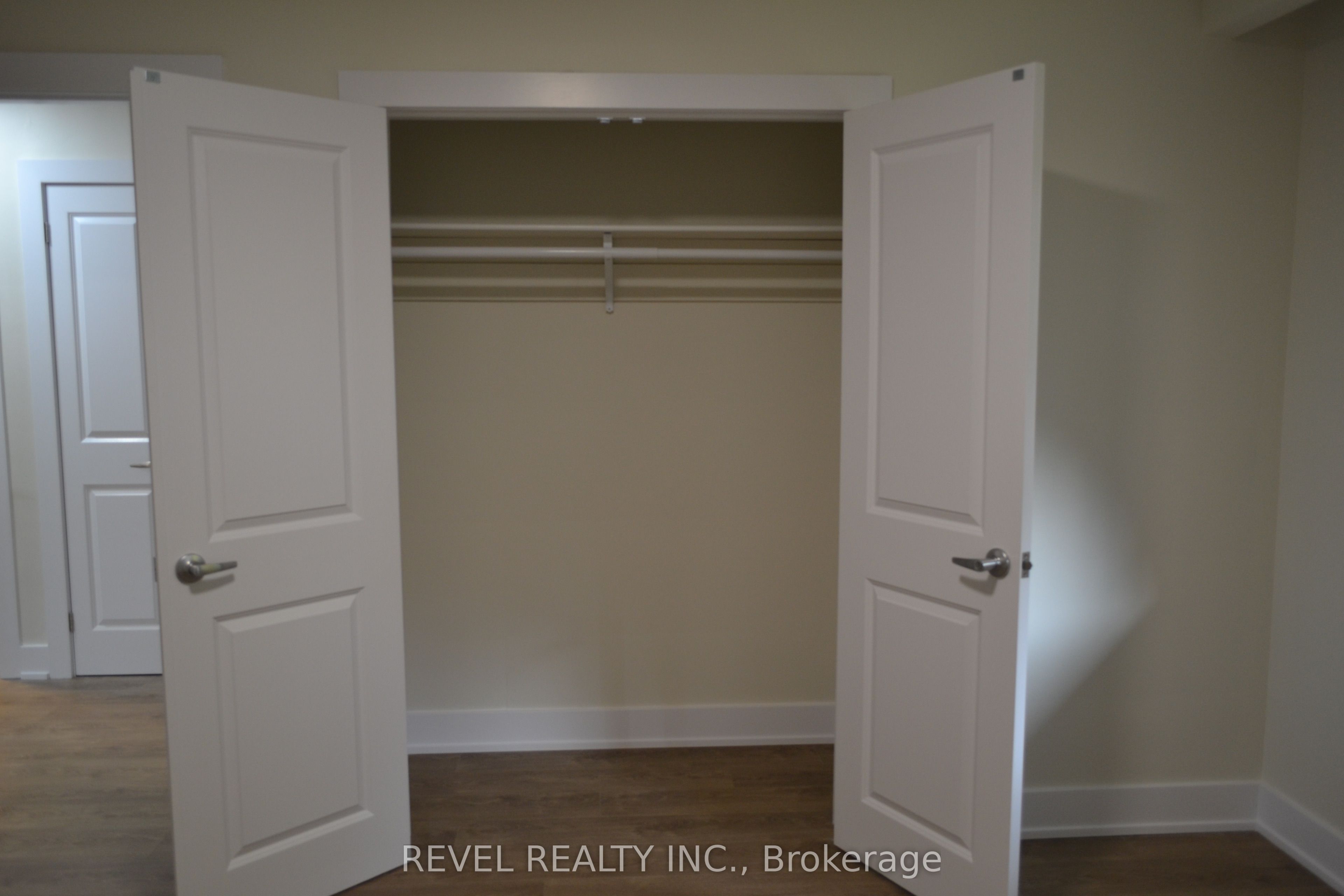15 Cedar Brae Boulevard Property Photo 14