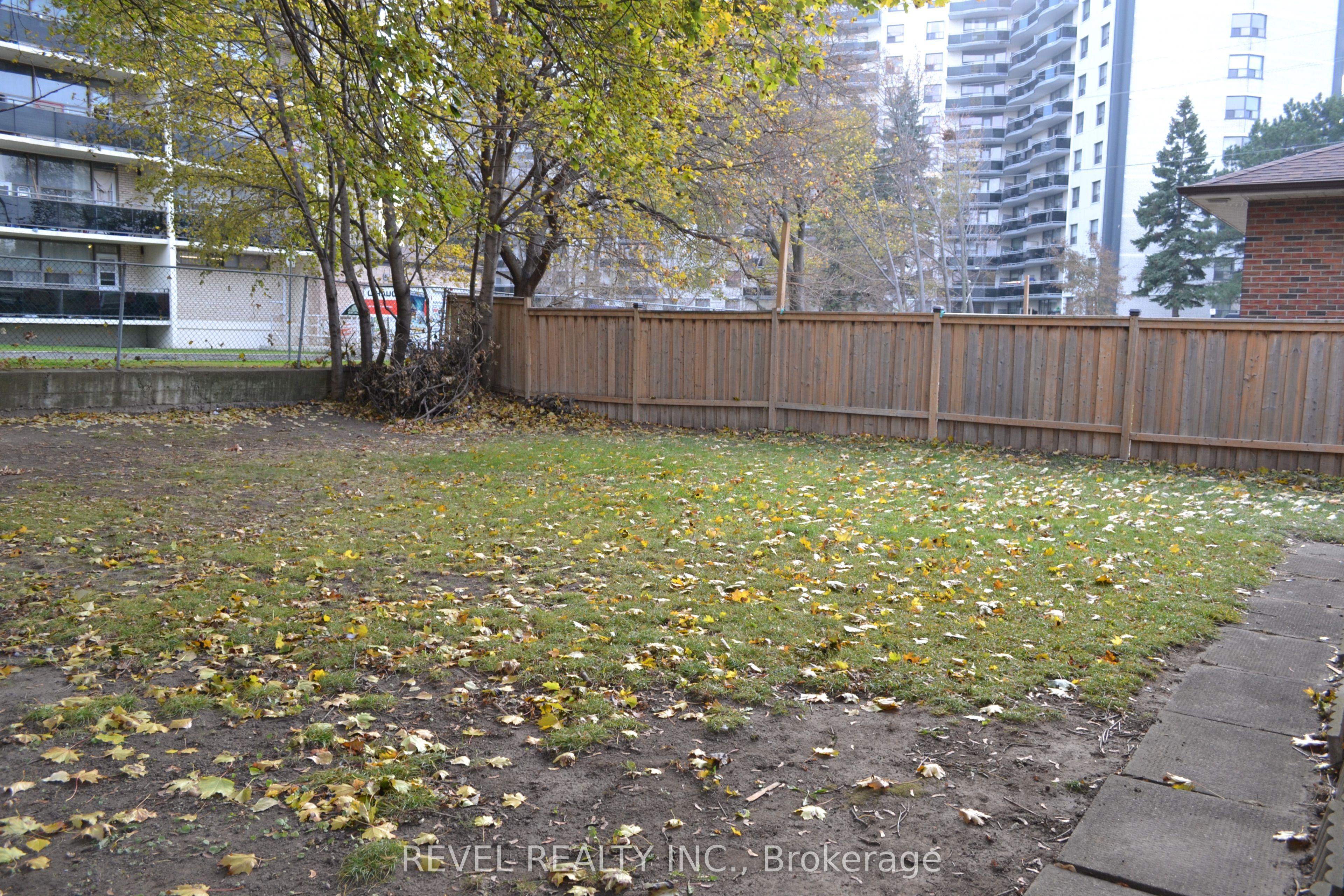 15 Cedar Brae Boulevard Property Photo 24