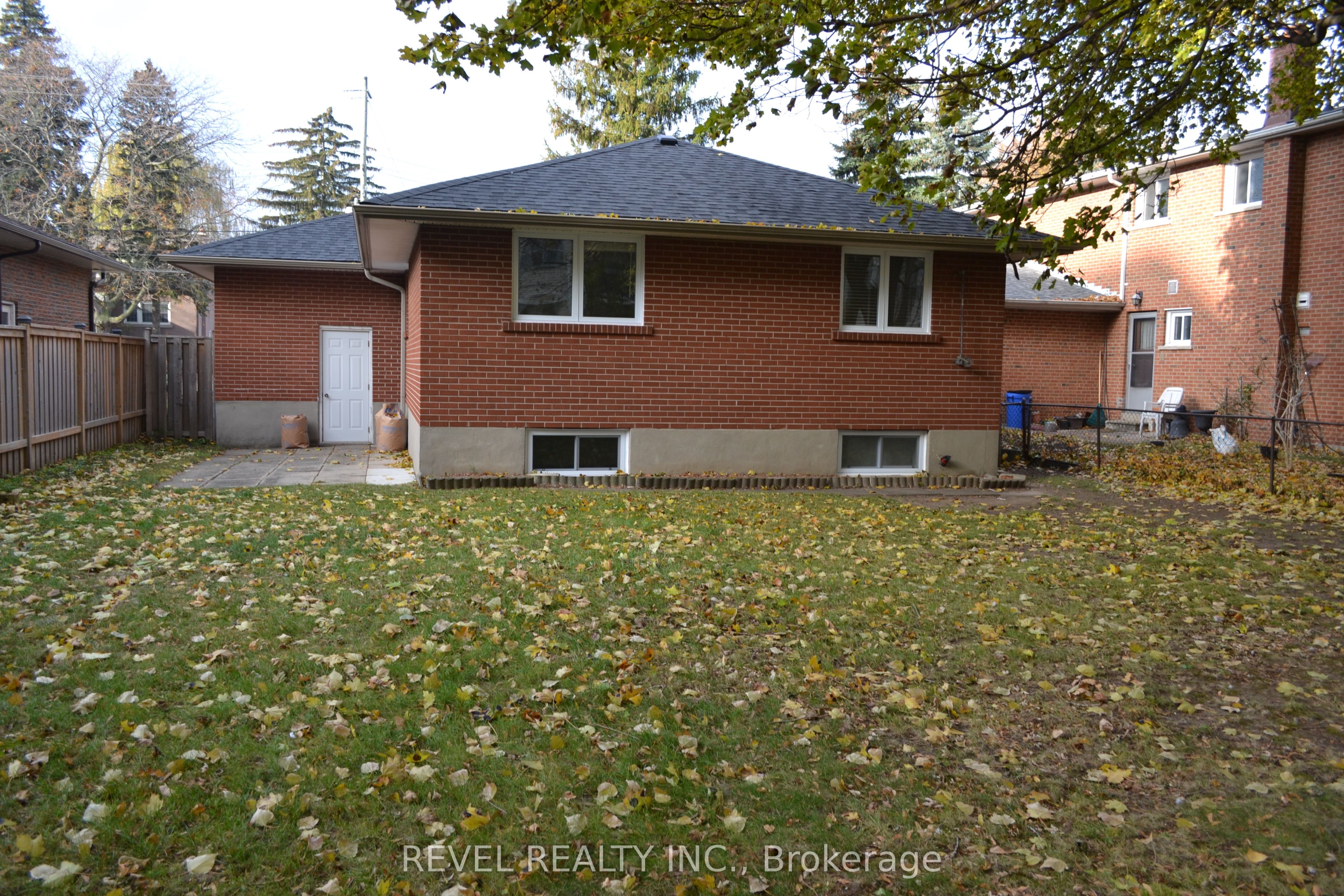 15 Cedar Brae Boulevard Property Photo 26