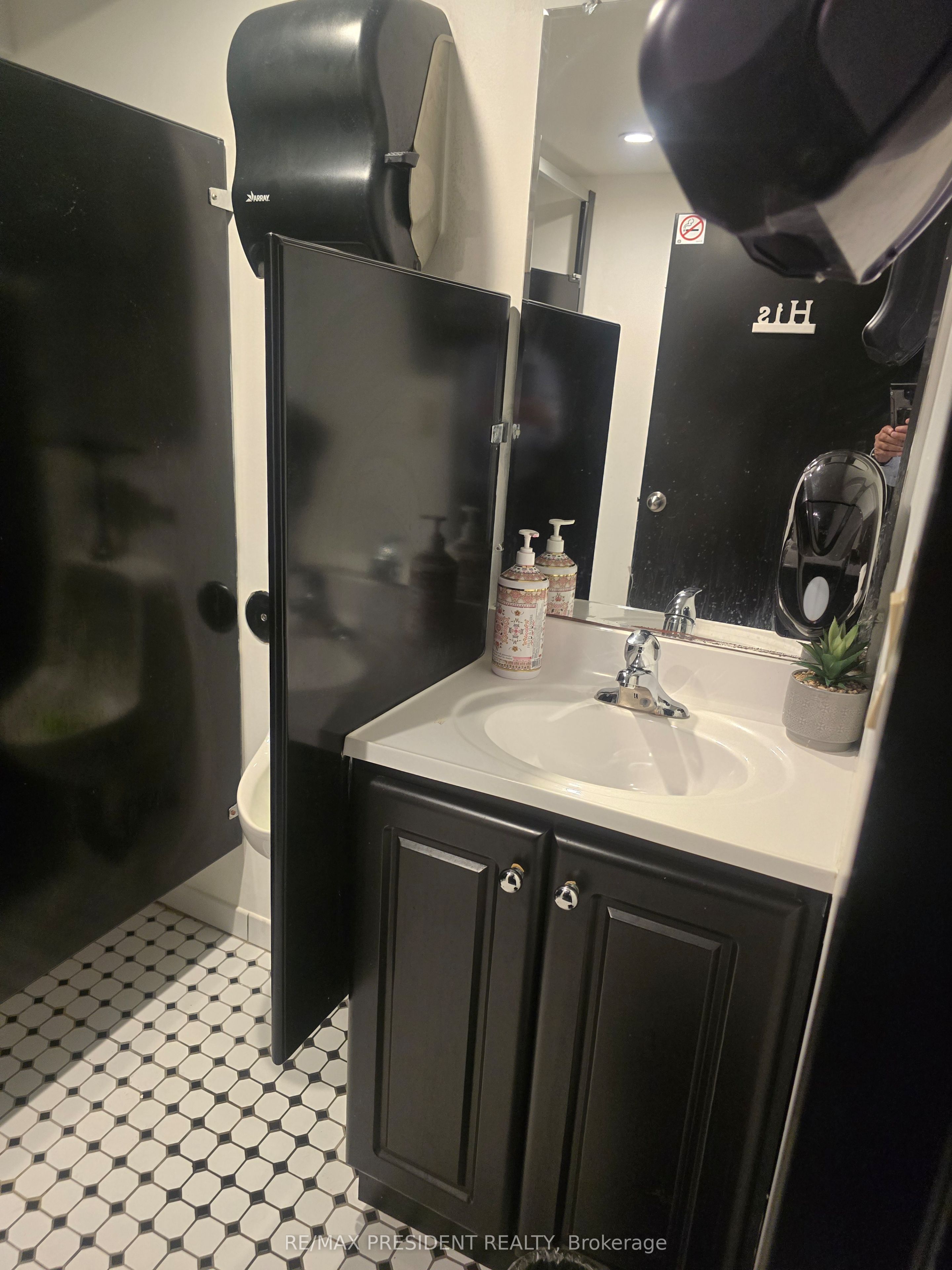 1870 Danforth Avenue Property Photo 9