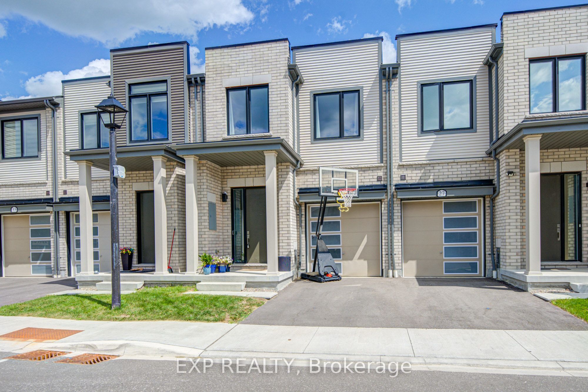 29 Sorbara Way Property Photo 1