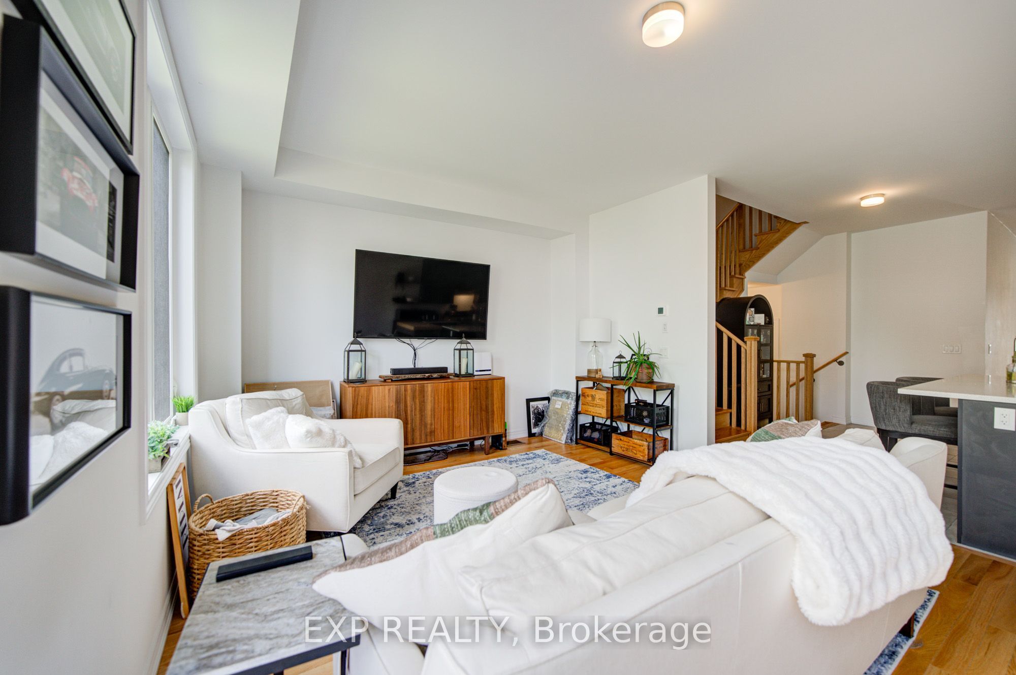 29 Sorbara Way Property Photo 5