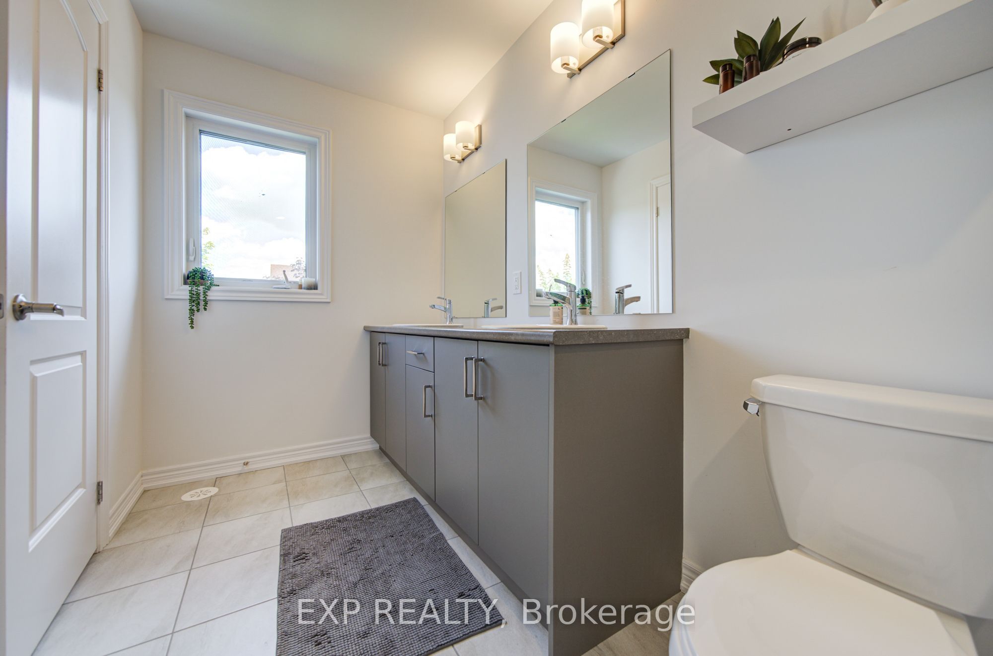 29 Sorbara Way Property Photo 32