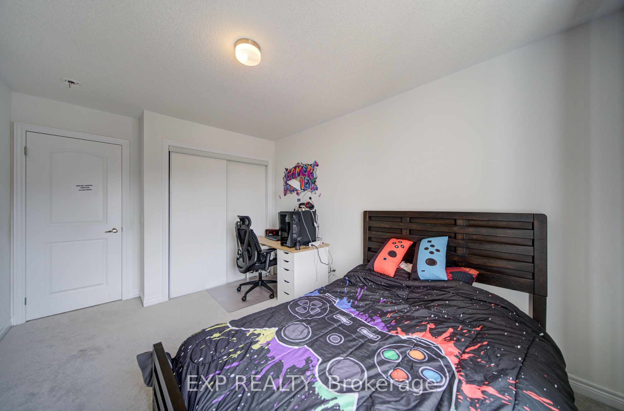 29 Sorbara Way Property Photo 34