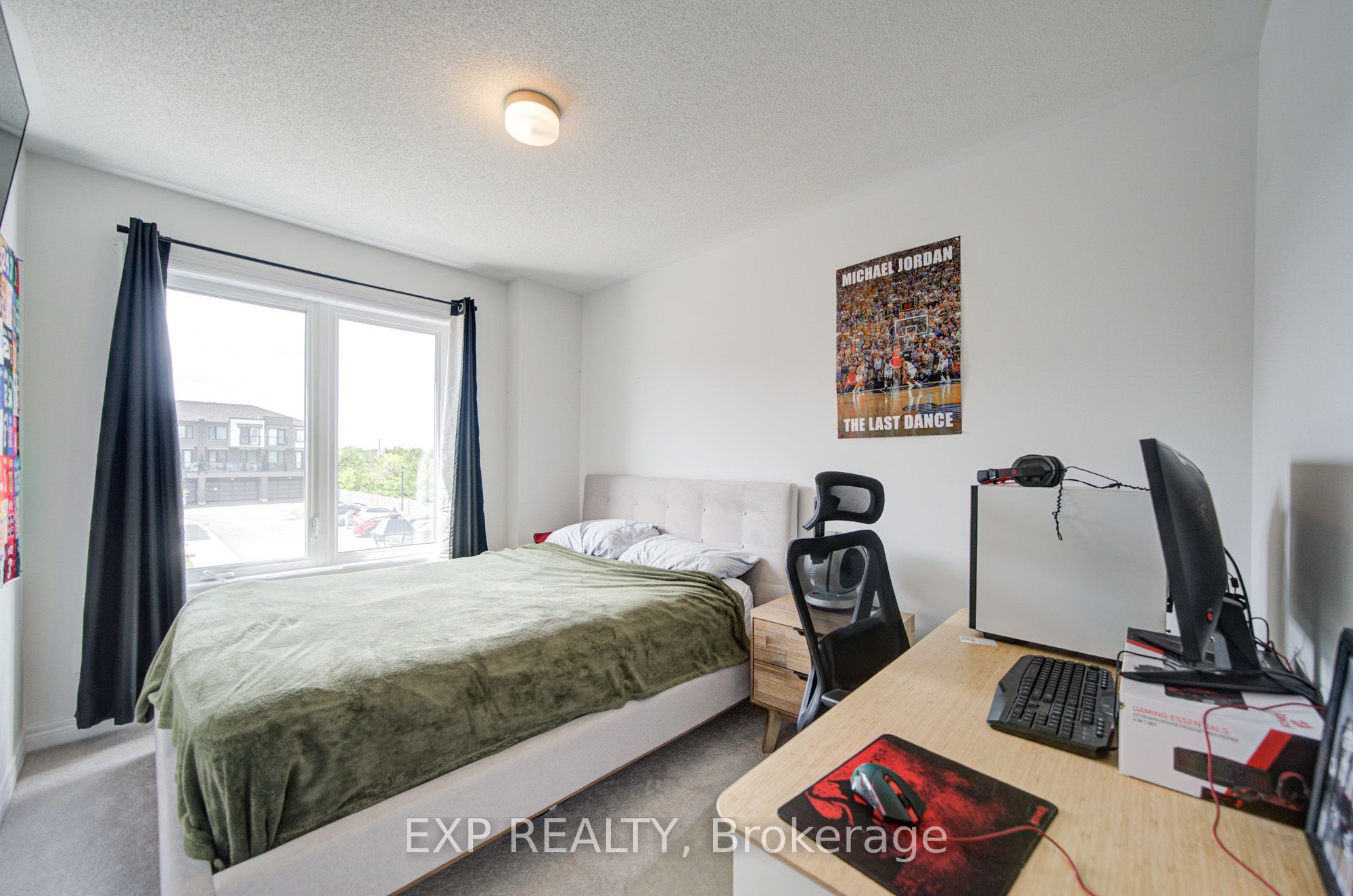 29 Sorbara Way Property Photo 37