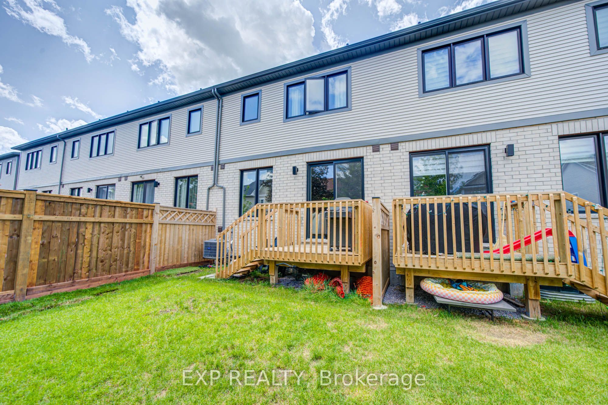29 Sorbara Way Property Photo 42
