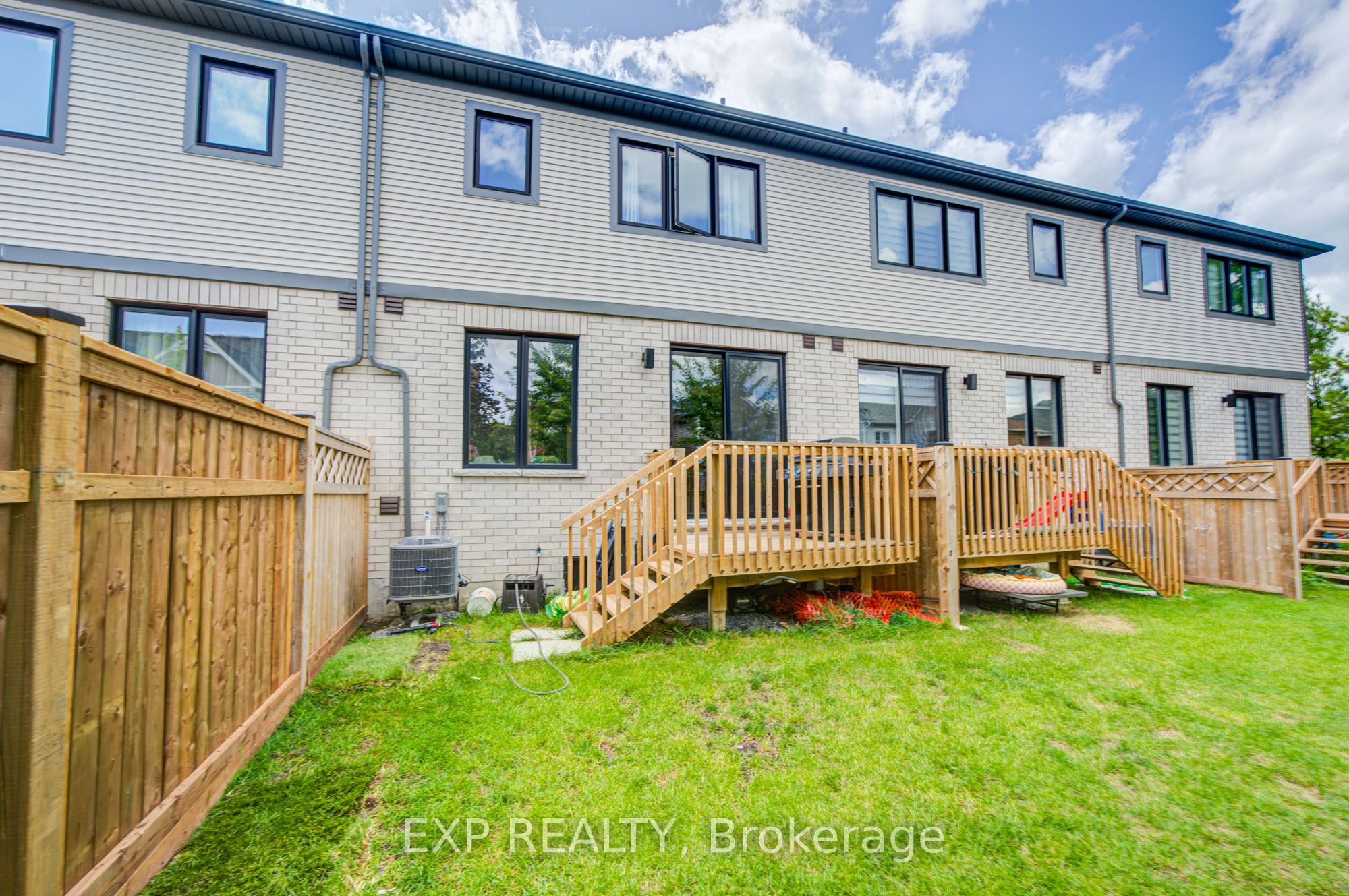 29 Sorbara Way Property Photo 43