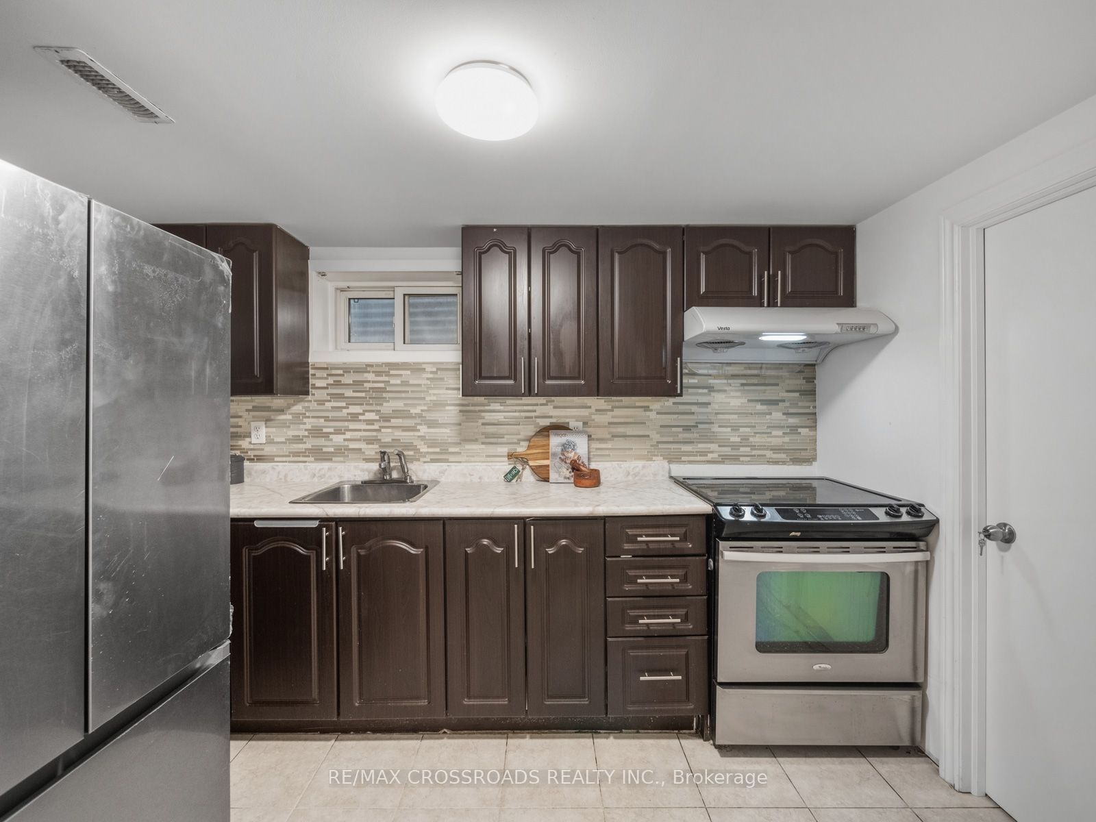 19 Shoreland Crescent Bsmt Property Photo 25