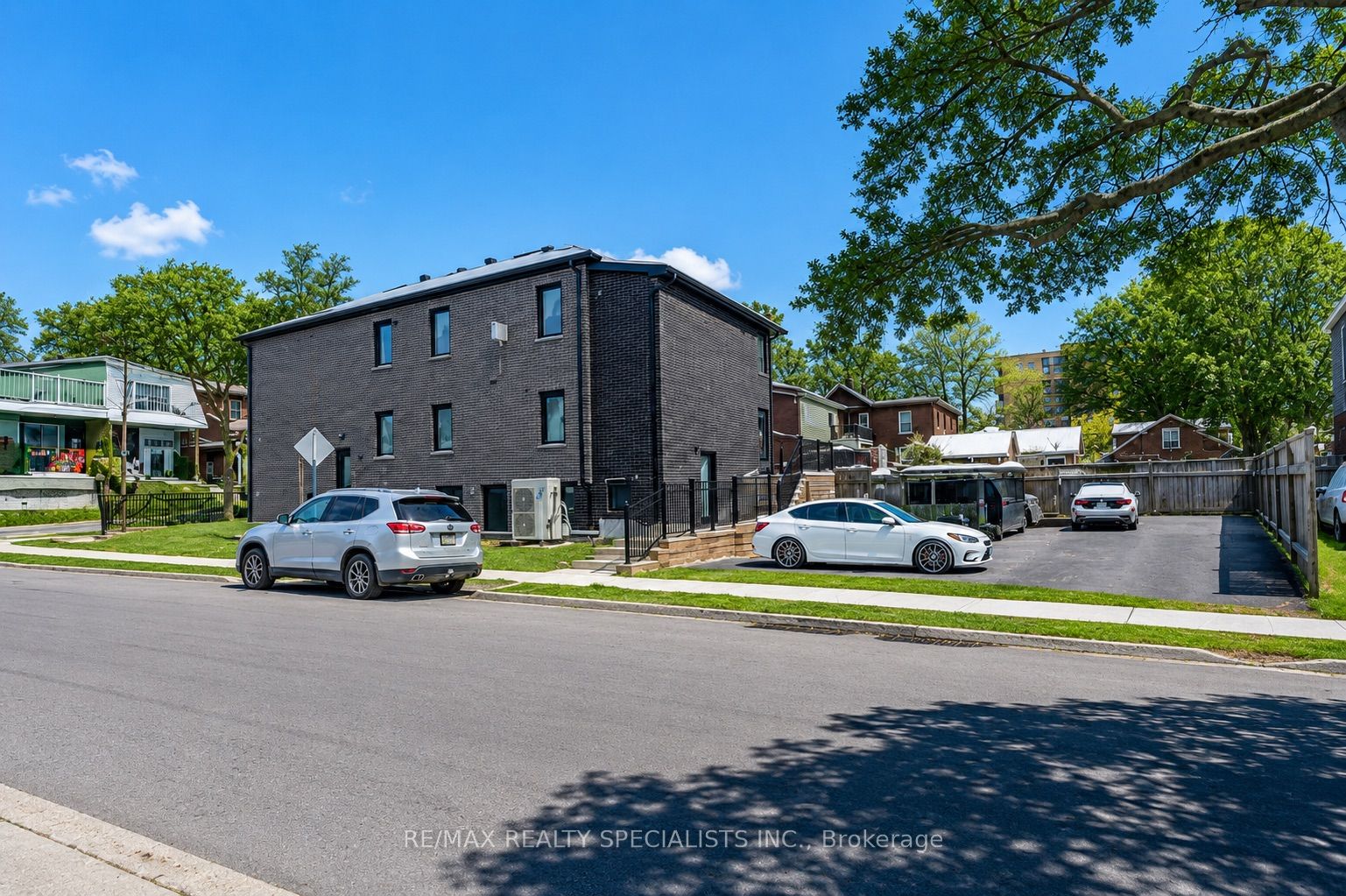 1659 Gerrard Street E Property Photo 1