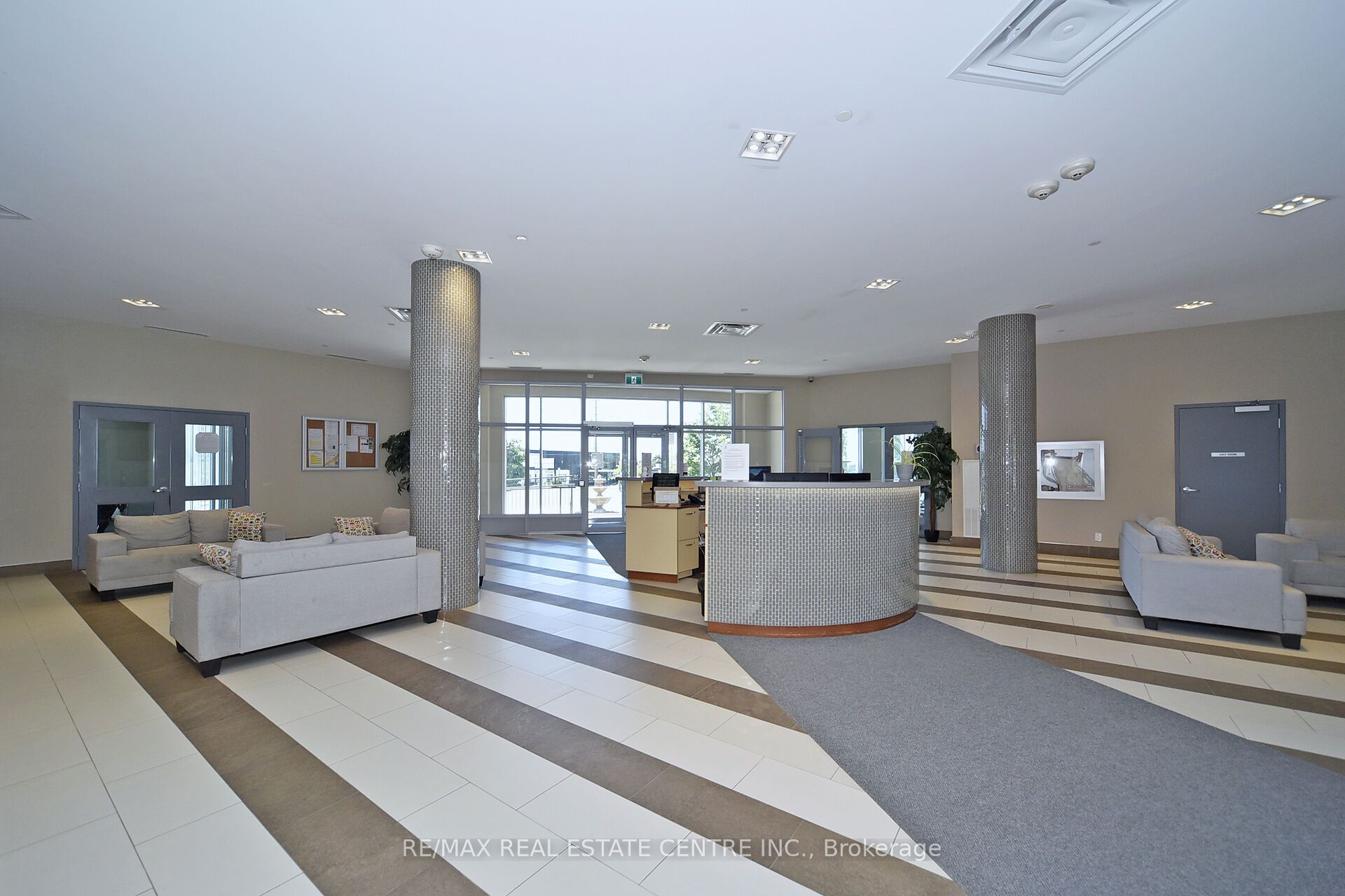 2150 Lawrence Avenue 612 Property Photo 11