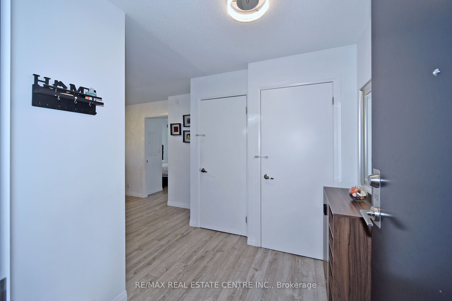2150 Lawrence Avenue 612 Property Photo 14
