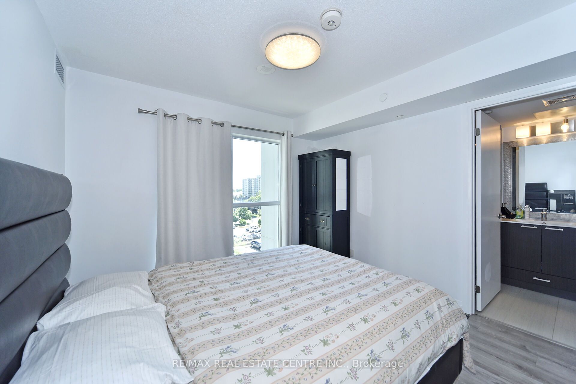 2150 Lawrence Avenue 612 Property Photo 27