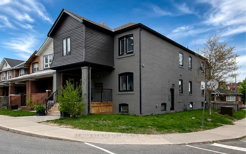 1659 Gerrard Street E Property Photo 1