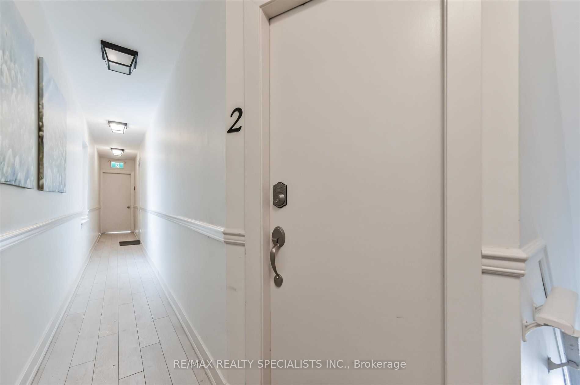 1659 Gerrard Street E Property Photo 5